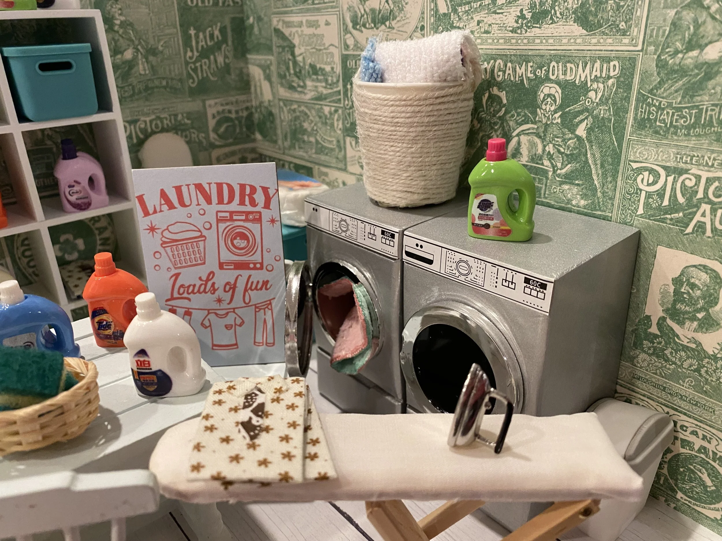 Miniature Laundry Room, Dollhouse Laundromat, Cleaning Supplies & Accessories, 1:12