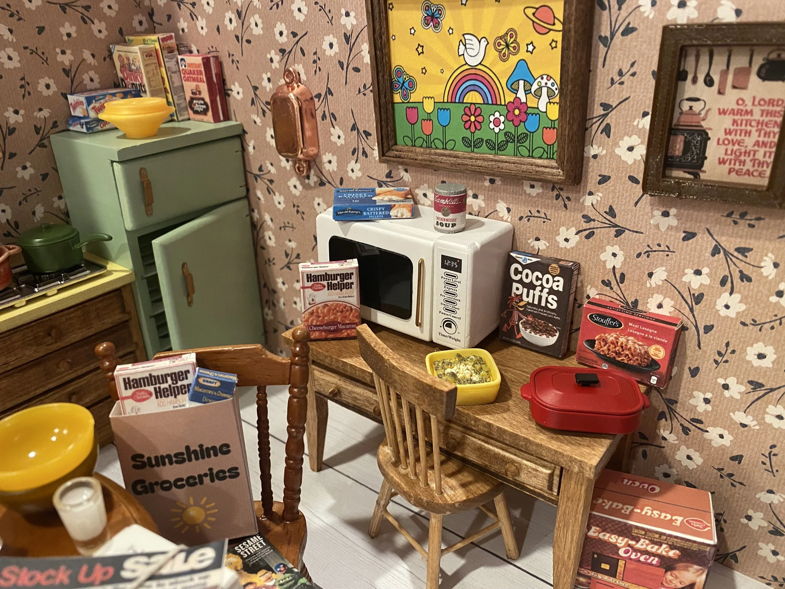 My Miniature 70's Kitchen, Dollhouse 1970 Accessories, 1:12