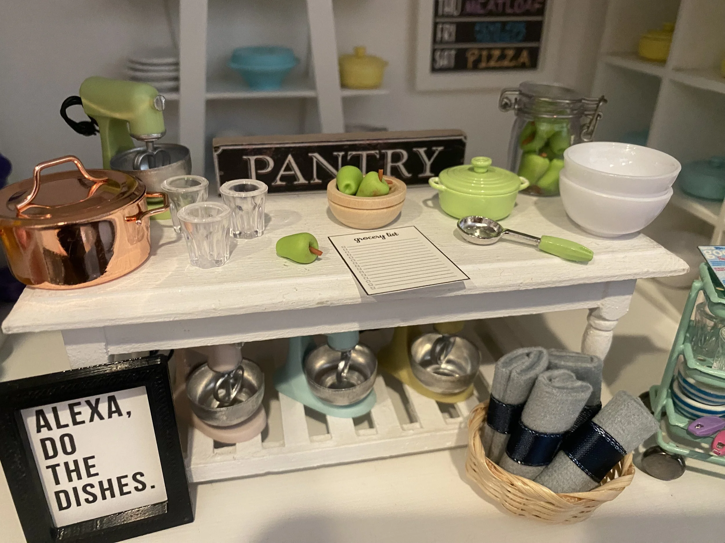 Miniature Dream Pantry, Dollhouse Dishware & Kitchen Accessories, 1:12