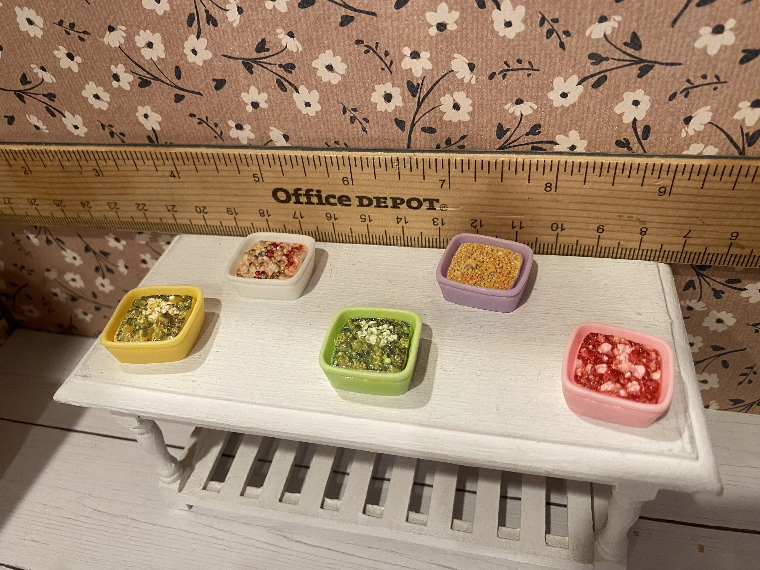 Miniature Prepared Casserole Dinners, 1:12