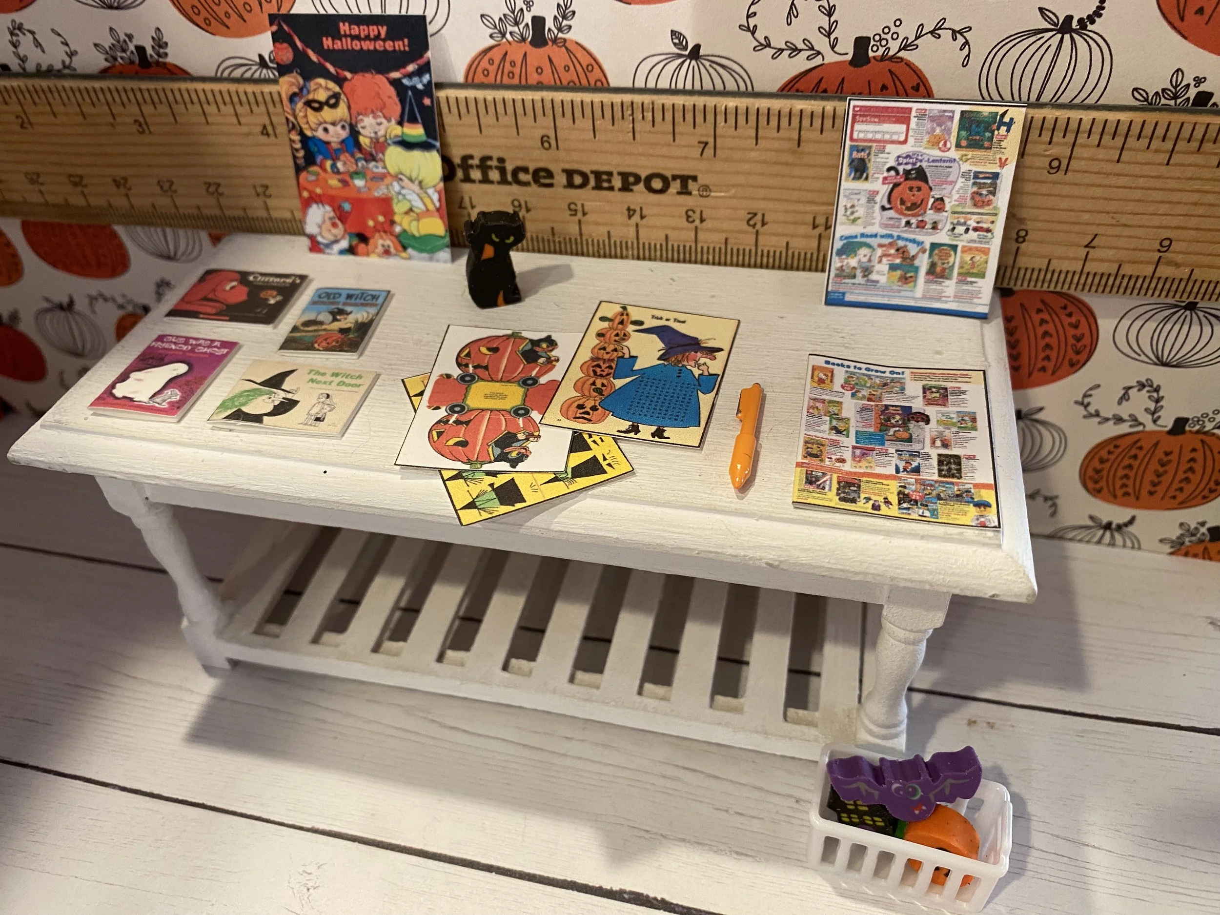 Miniature Halloween Book Order, 1:12