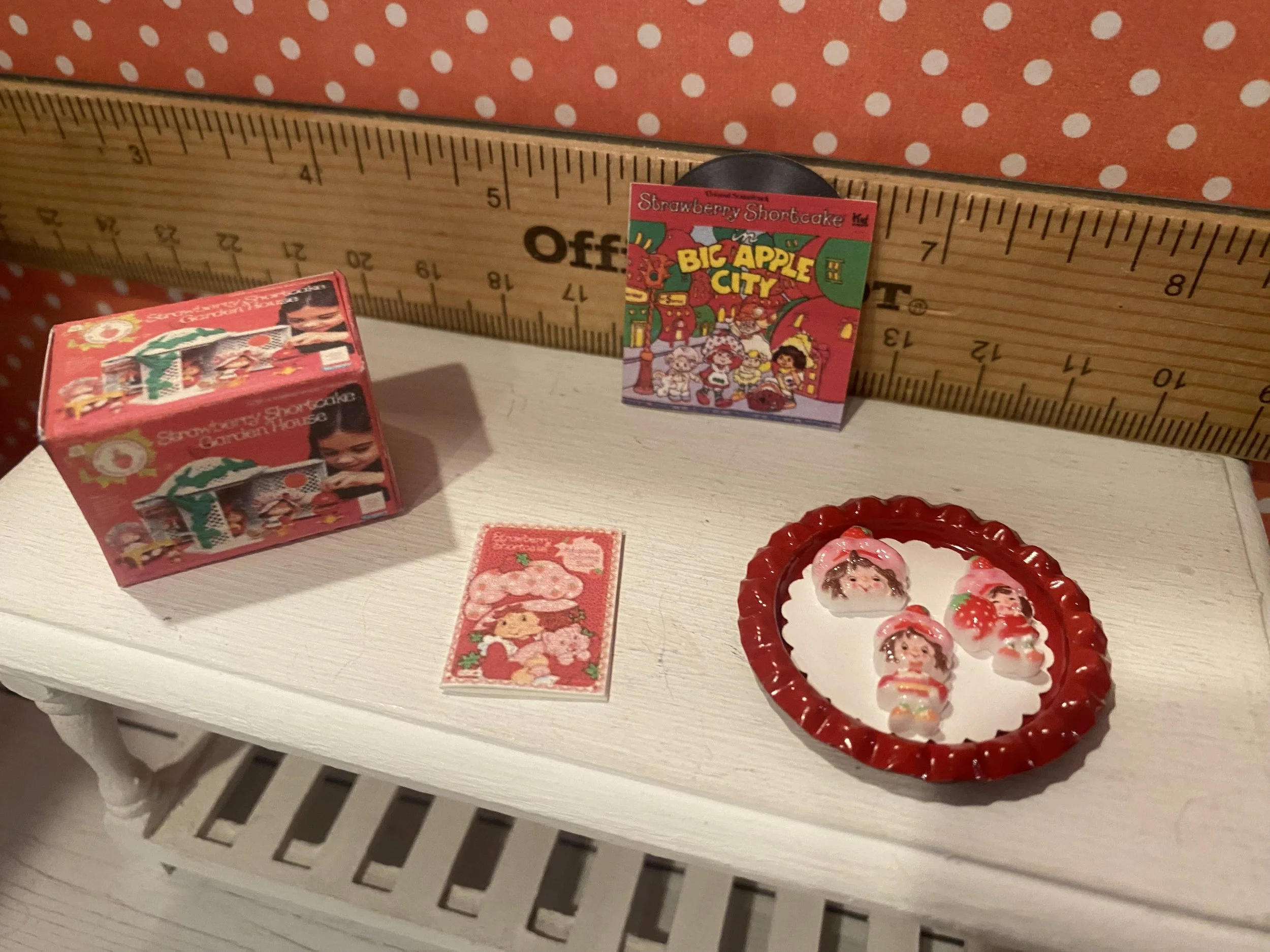 Miniature Strawberry Shortcake Gazebo, Book, Album, Trinkets on a Tray, 1:12