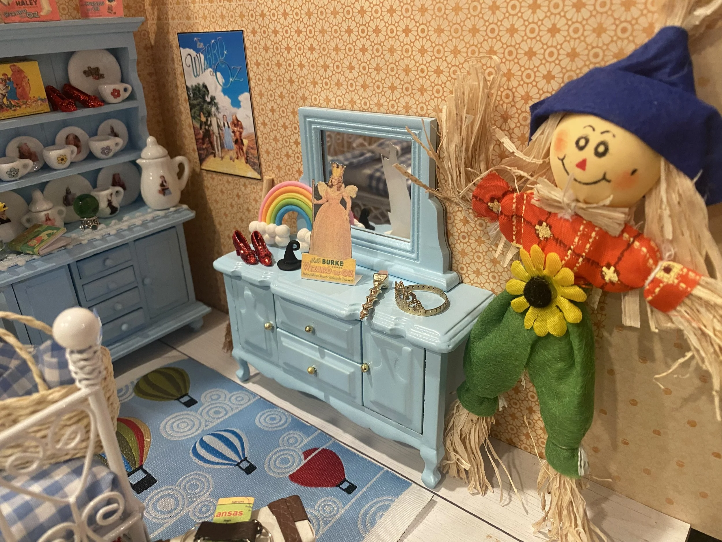 Miniature Dorothy's Room, Dollhouse Wizard of Oz Accessories, 1:12
