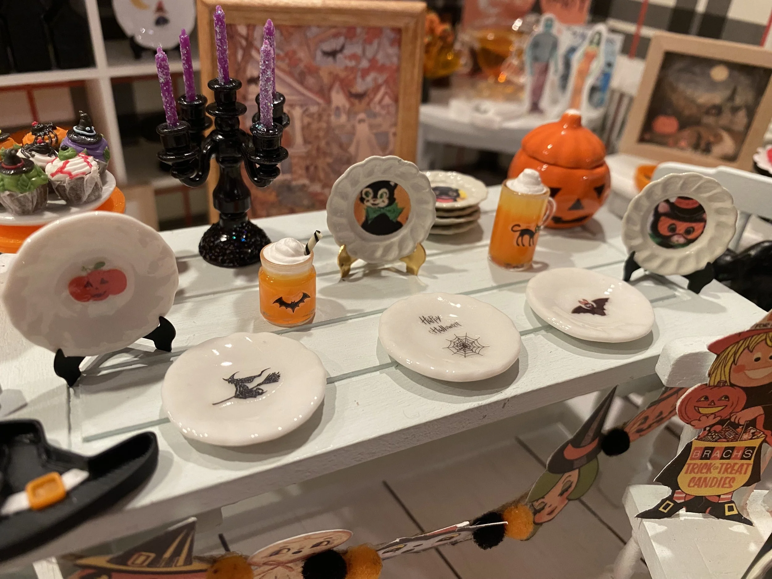 Miniature Halloween Dishes, Spooky Dollhouse Plates & Accessories, 1:12