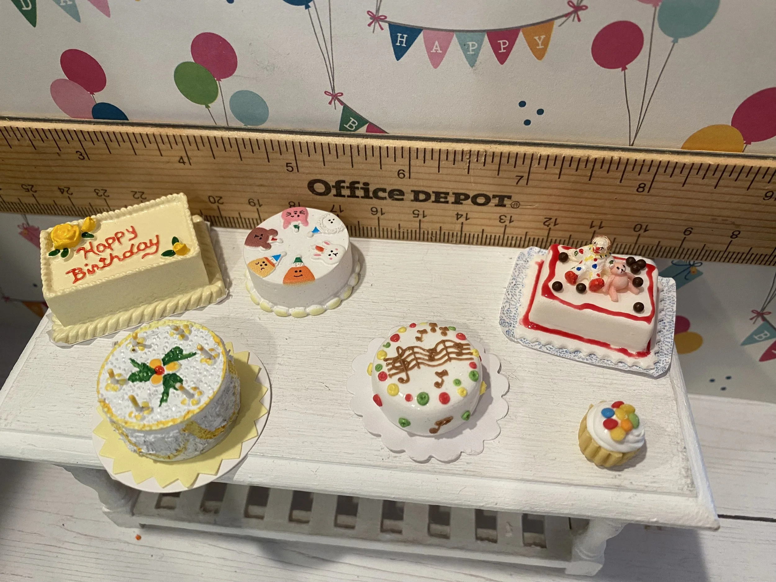 Miniature Birthday Cakes, 1:12