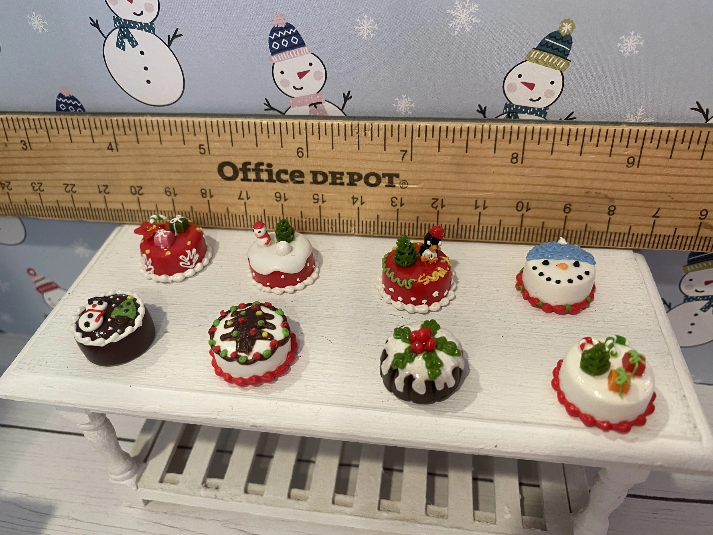 Miniature Assortment Christmas Cakes, 1:12