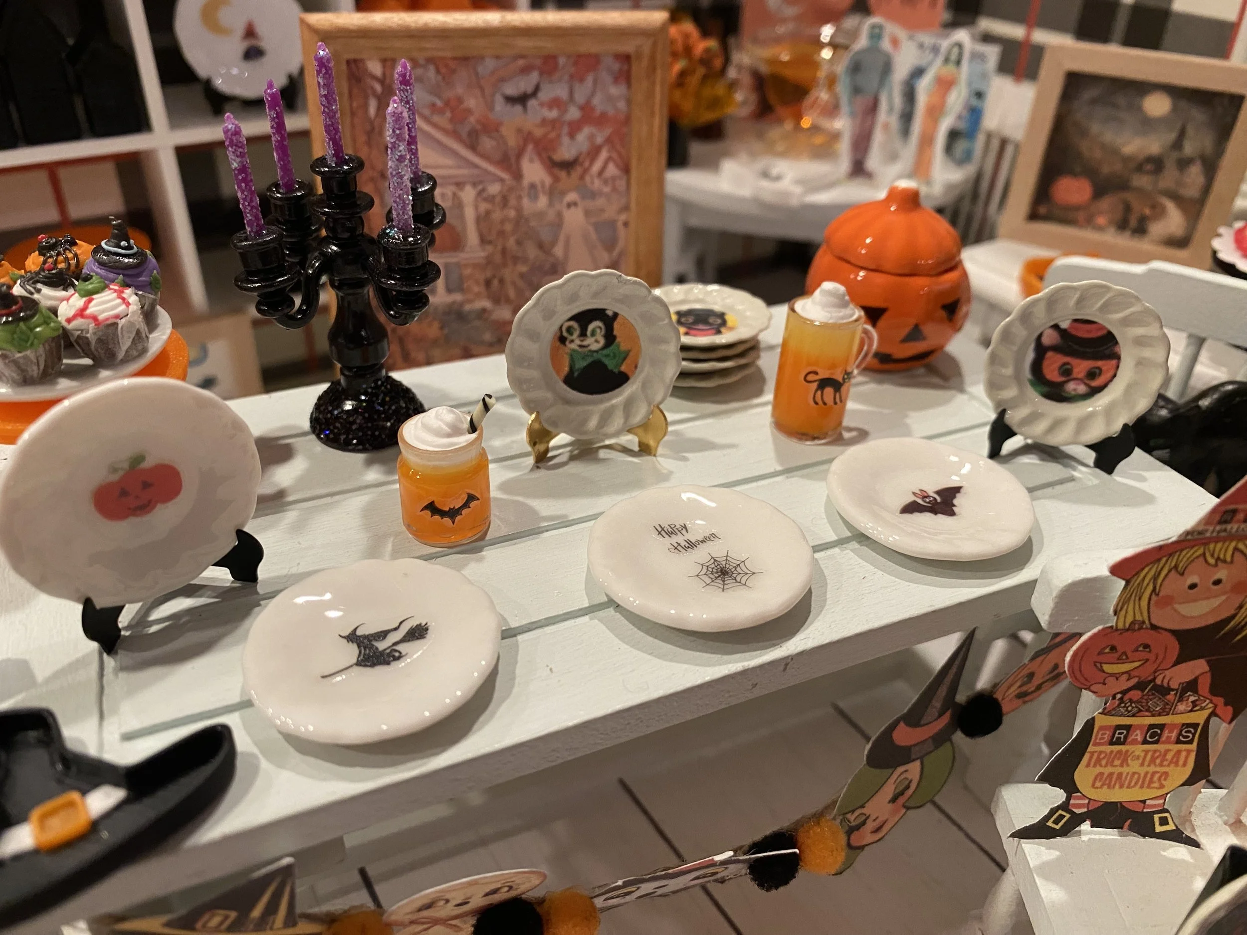 Miniature Halloween Dishes, Spooky Dollhouse Plates & Accessories, 1:12