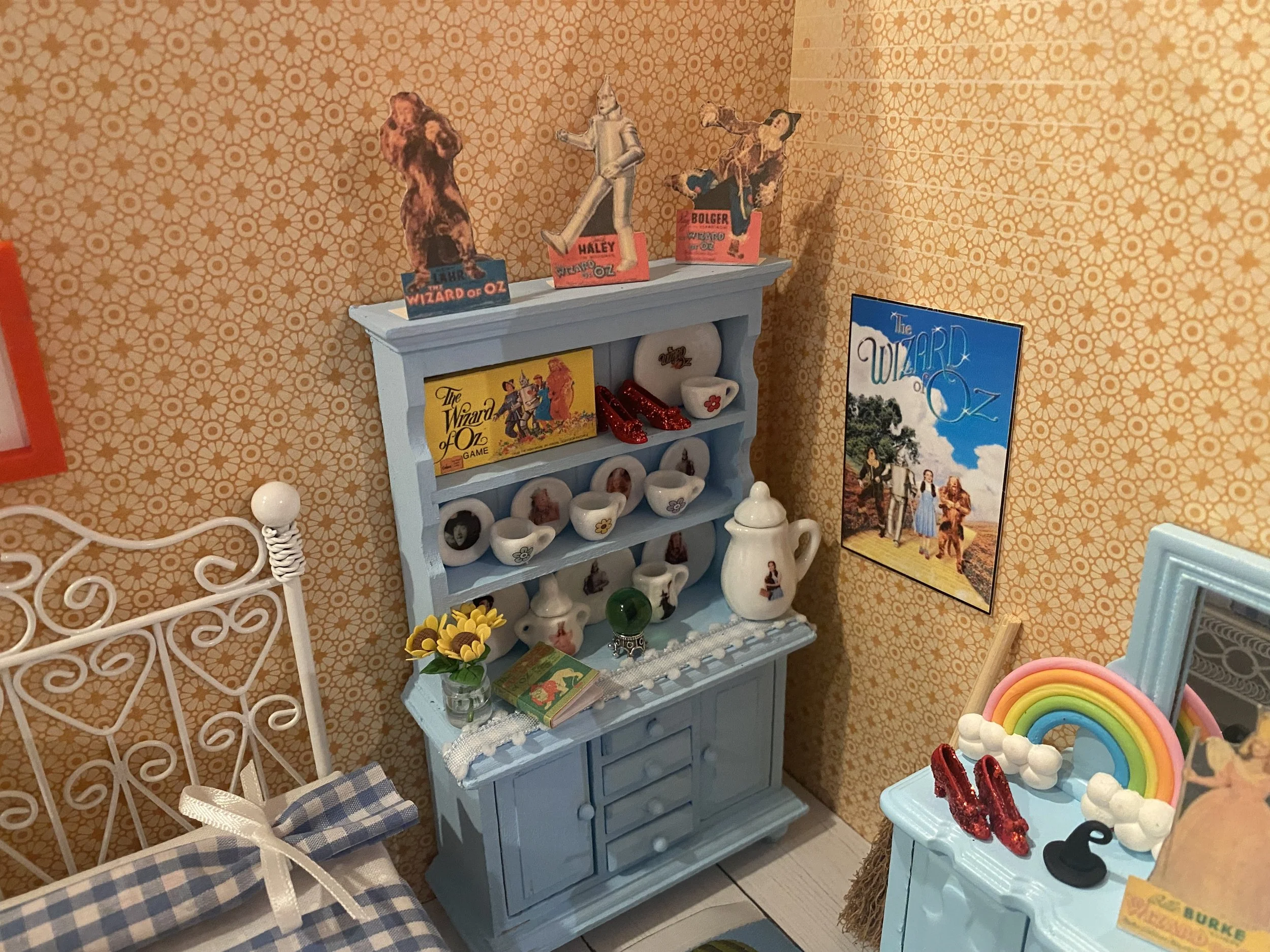 Miniature Dorothy's Room, Dollhouse Wizard of Oz Accessories, 1:12
