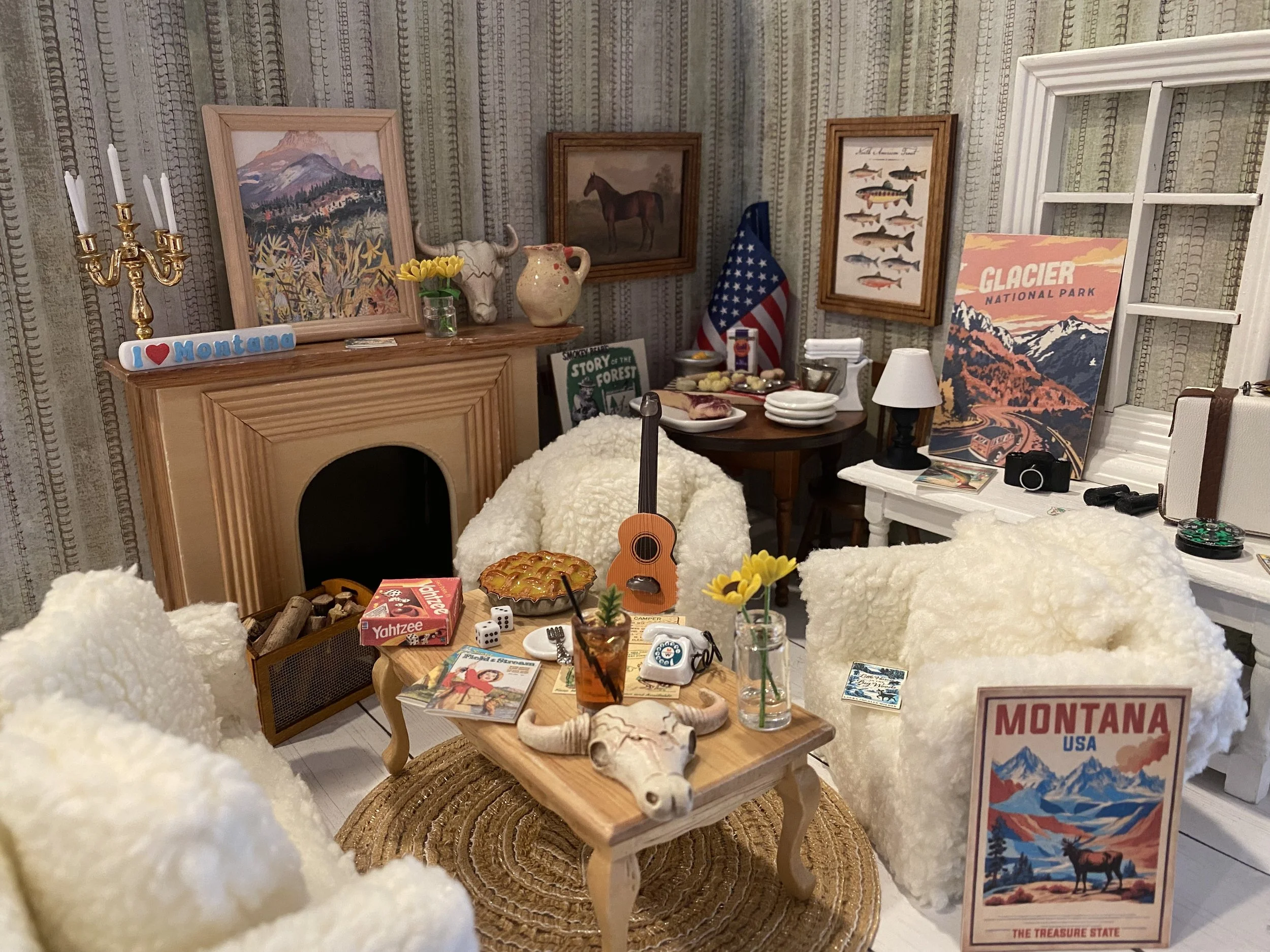 Miniature Montana, Dollhouse Big Sky Living & Decor, Travel Accessories, 1:12