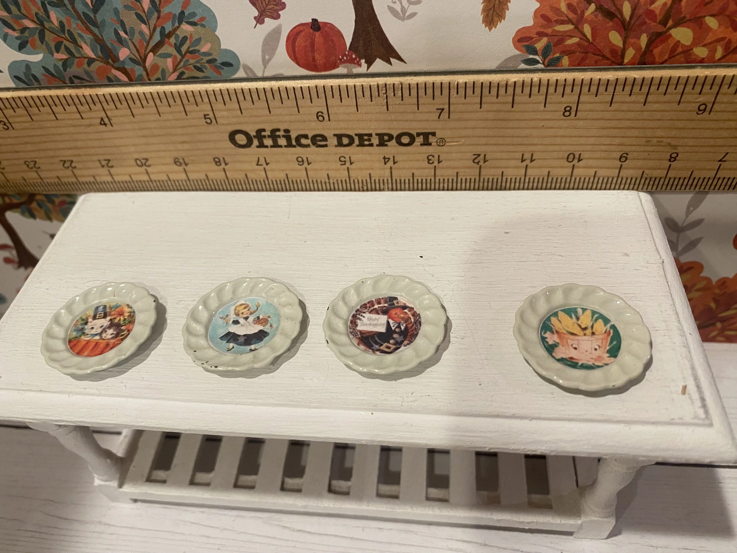 Miniature Thanksgiving Vintage Plates, 1:12
