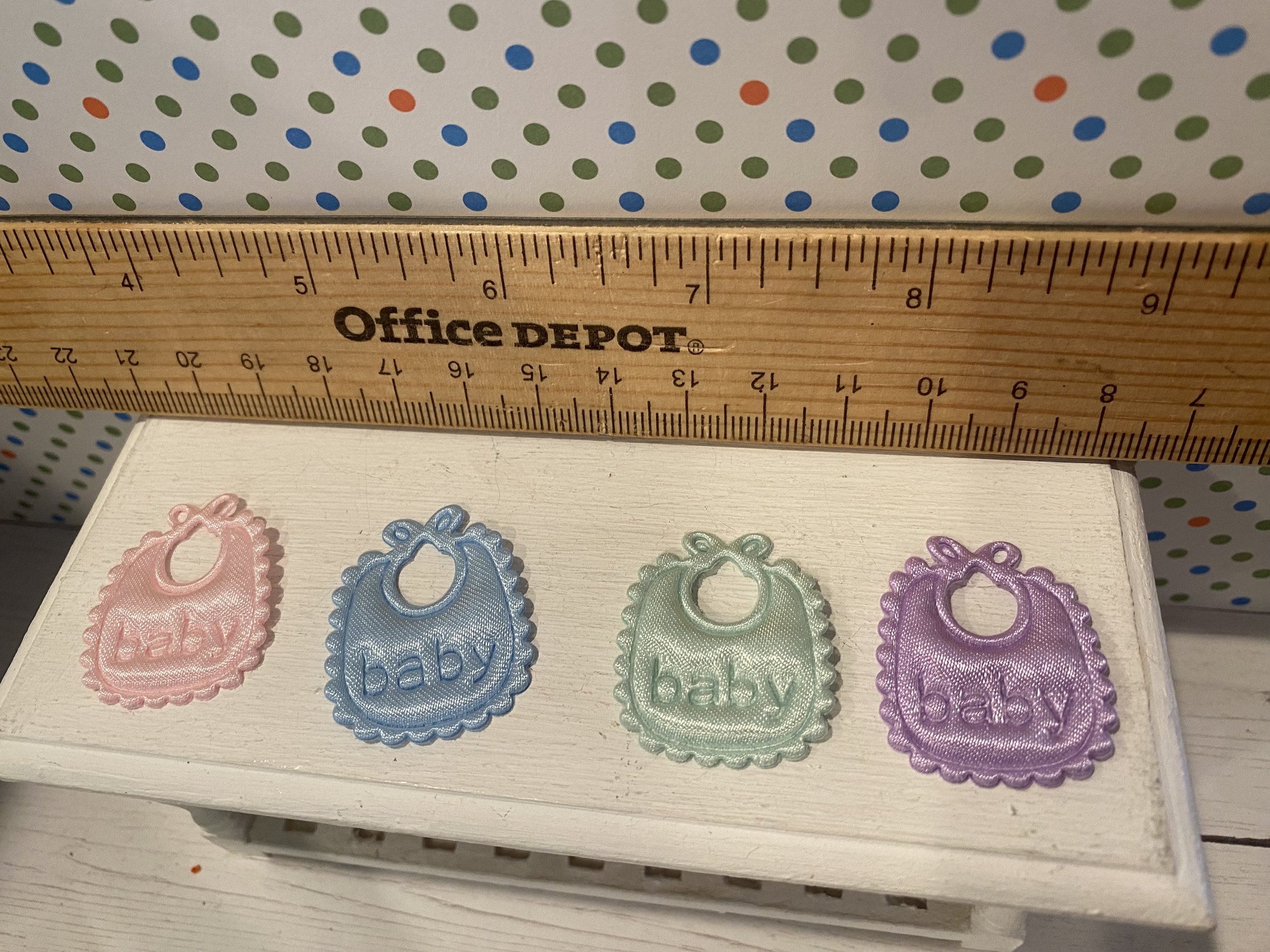 Miniature Bibs, 1:12