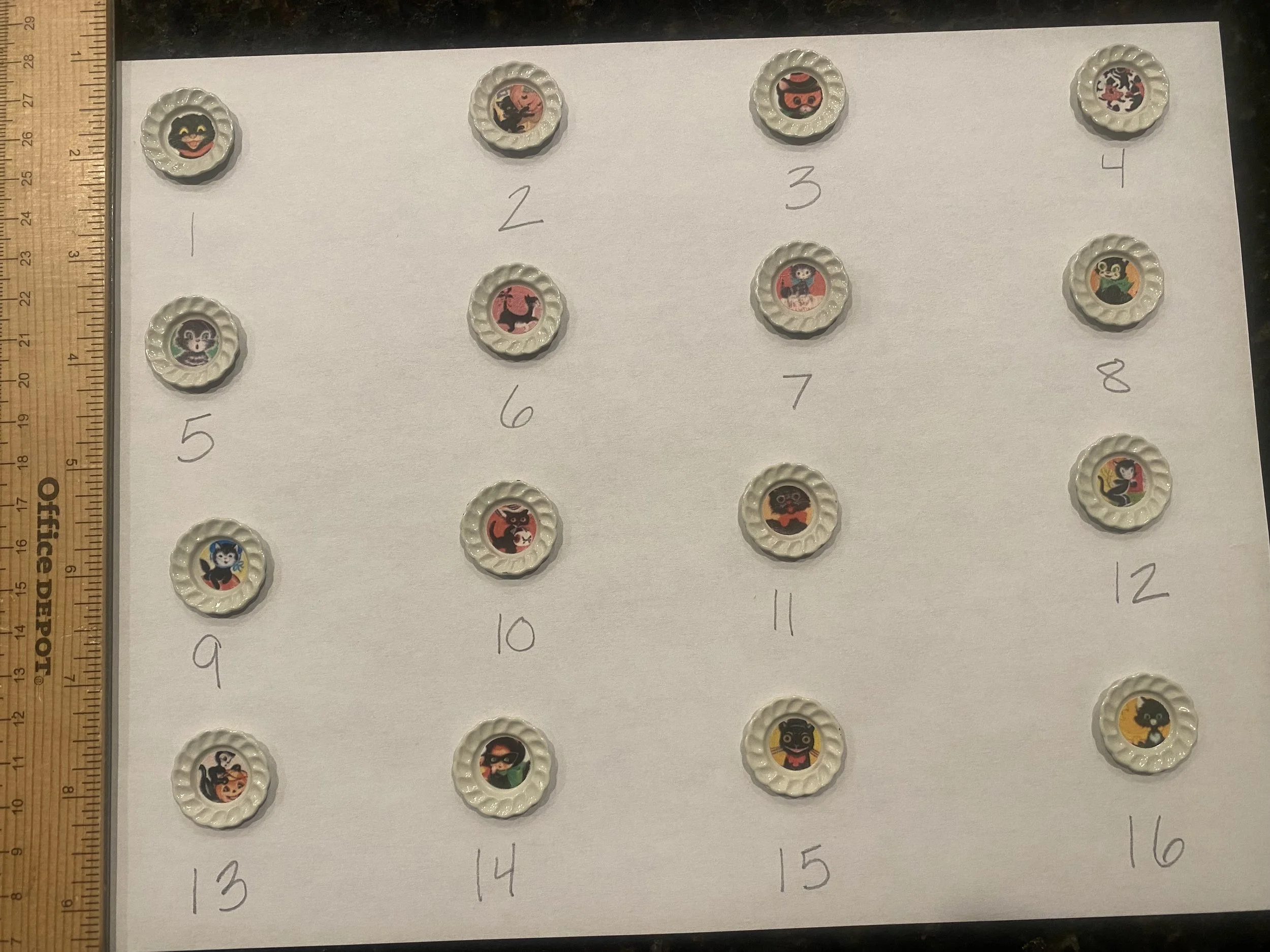 Miniature Vintage Halloween Plates, 1:12