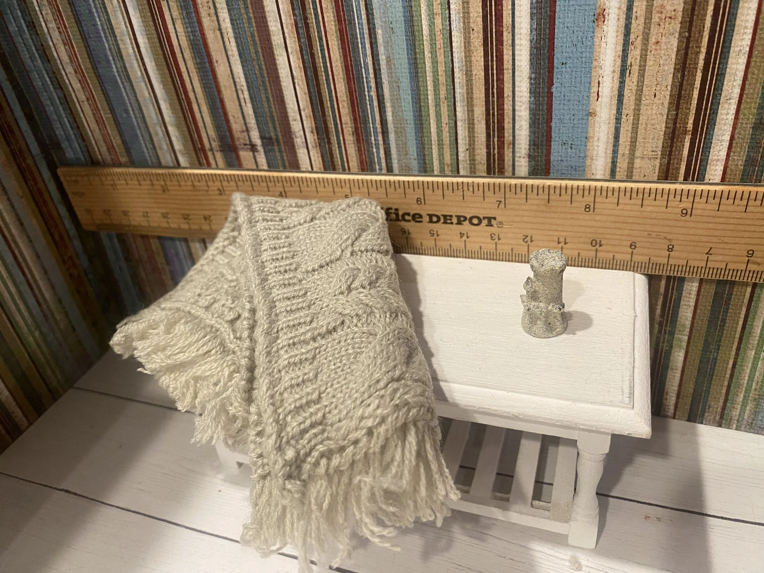 Miniature Oatmeal Cable Knit Blanket, Sandcastle, 1:12