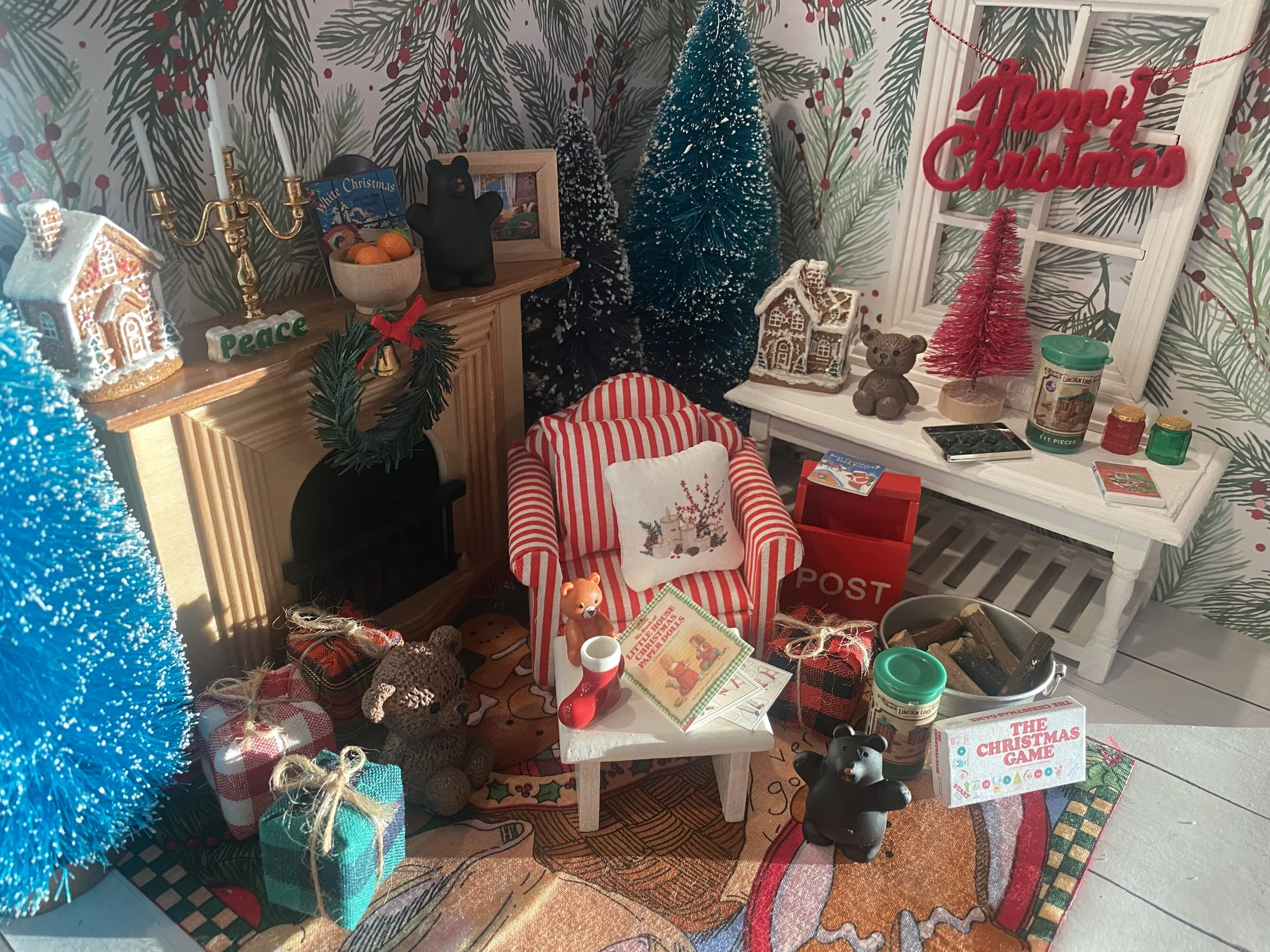 Miniature Log Cabin Christmas, Dollhouse Woodsy Minis, 1:12