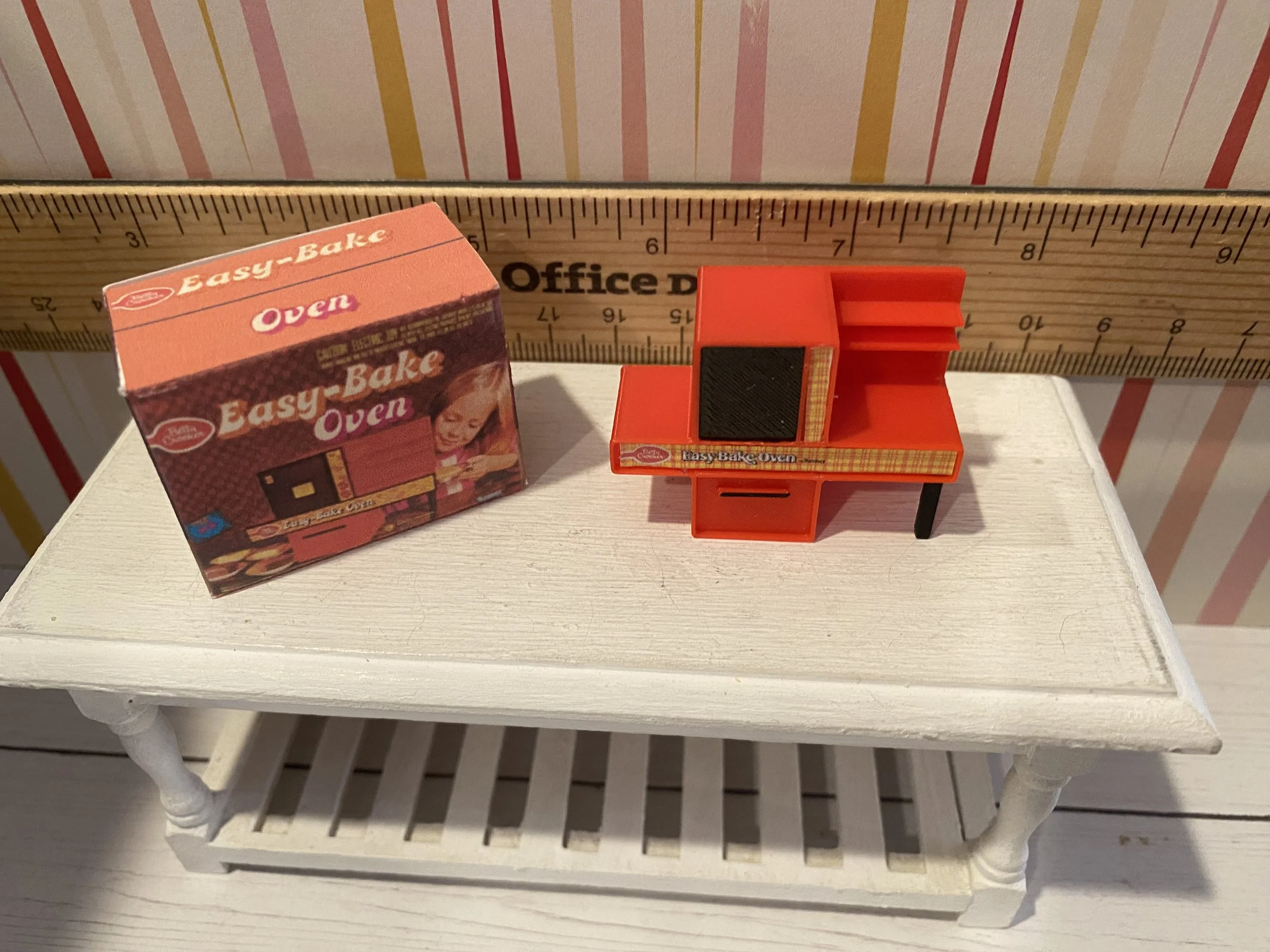 Miniature Easy Bake Oven and Box, 1:12