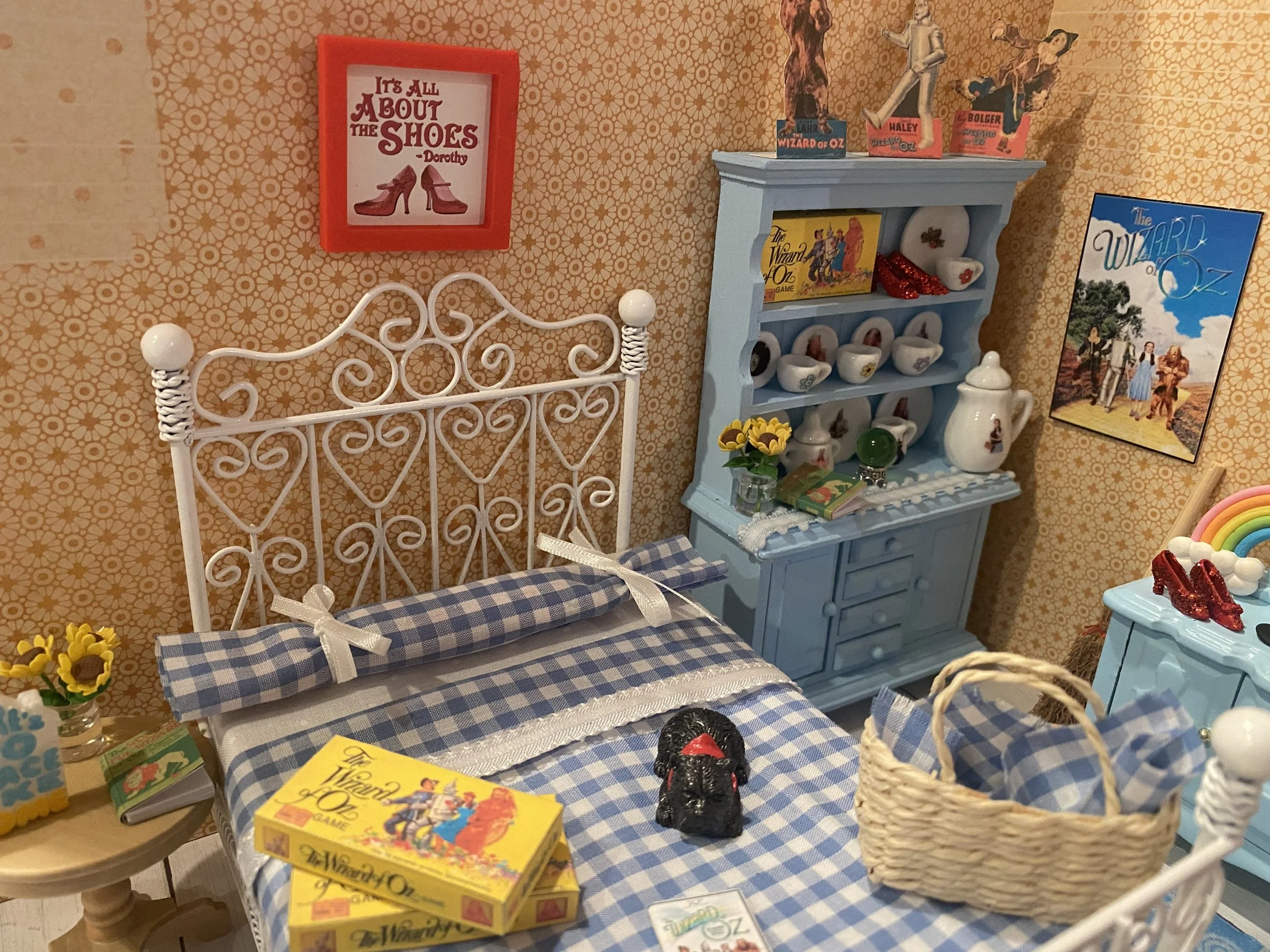 Miniature Dorothy's Room, Dollhouse Wizard of Oz Accessories, 1:12