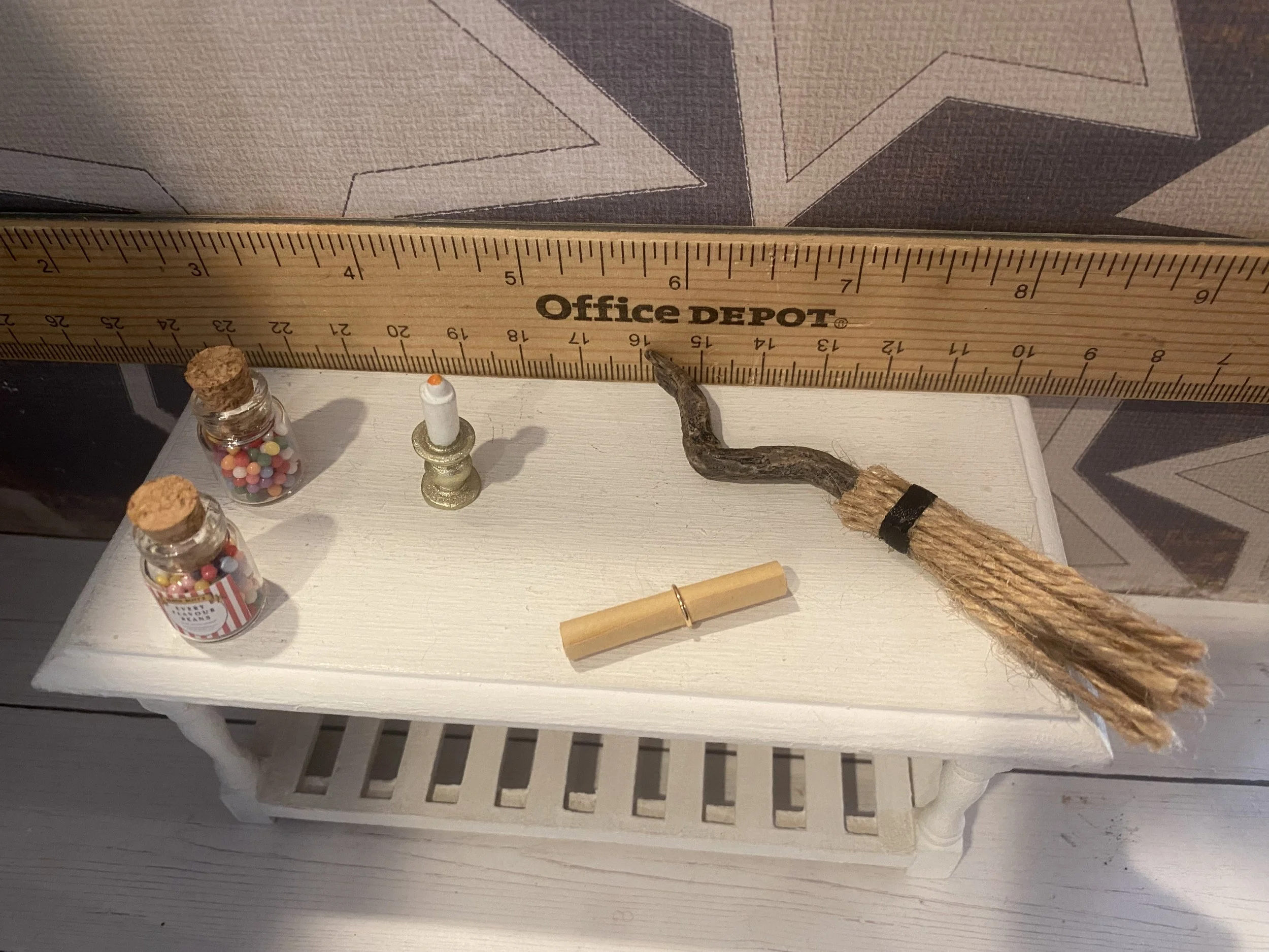 Miniature Candle, Broom, Bertie Bots, 1:12