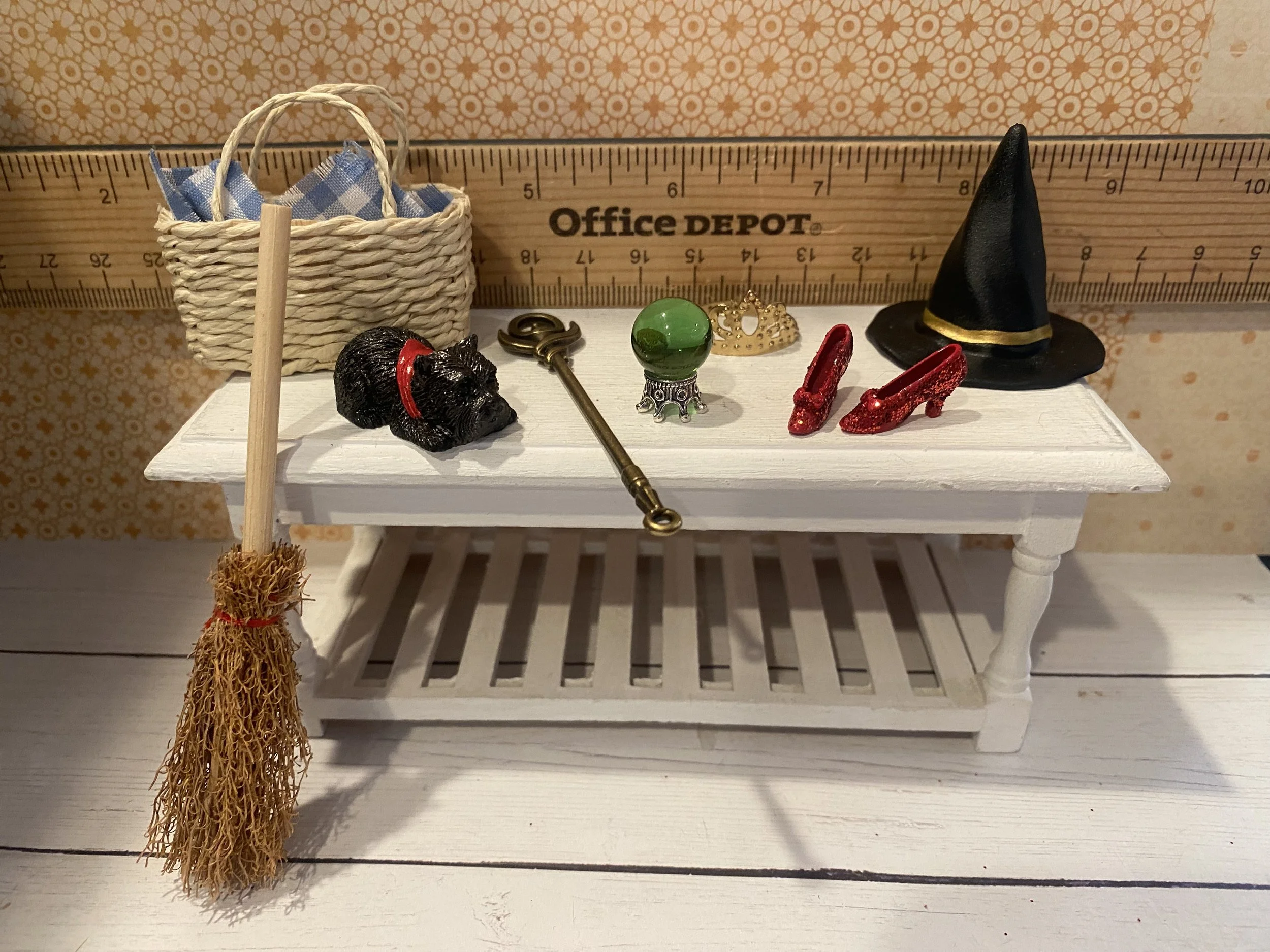 Miniature Toto in Basket, Wand, Tiara, Witch Hat, Broom, Magic Ball, 1:12