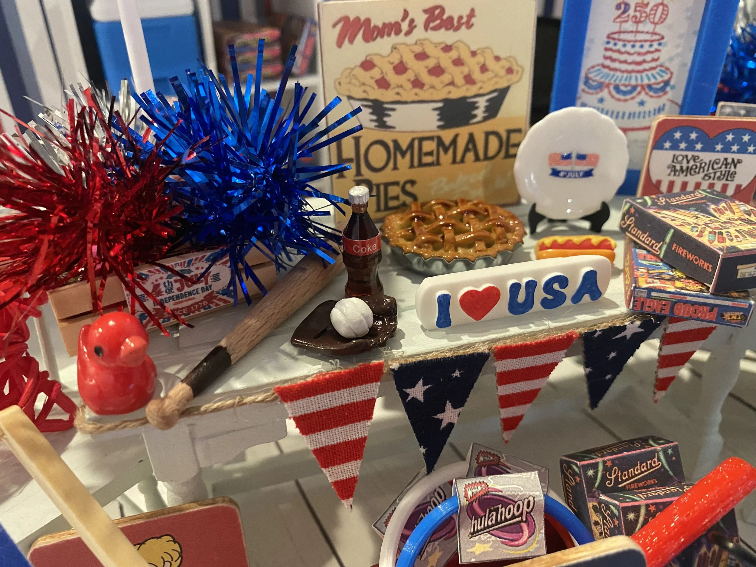 Miniature Happy 250th Birthday America, Dollhouse I Love USA Accessories, 1:12