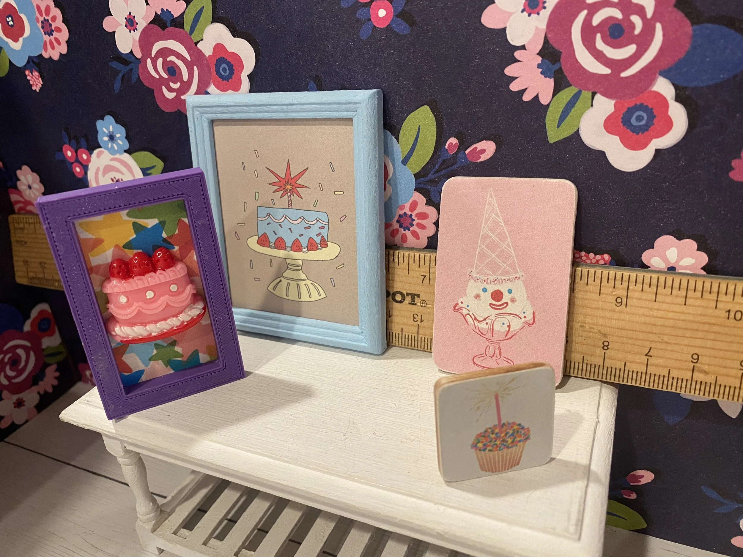 Miniature Birthday Framed Art & Signs, 1:12