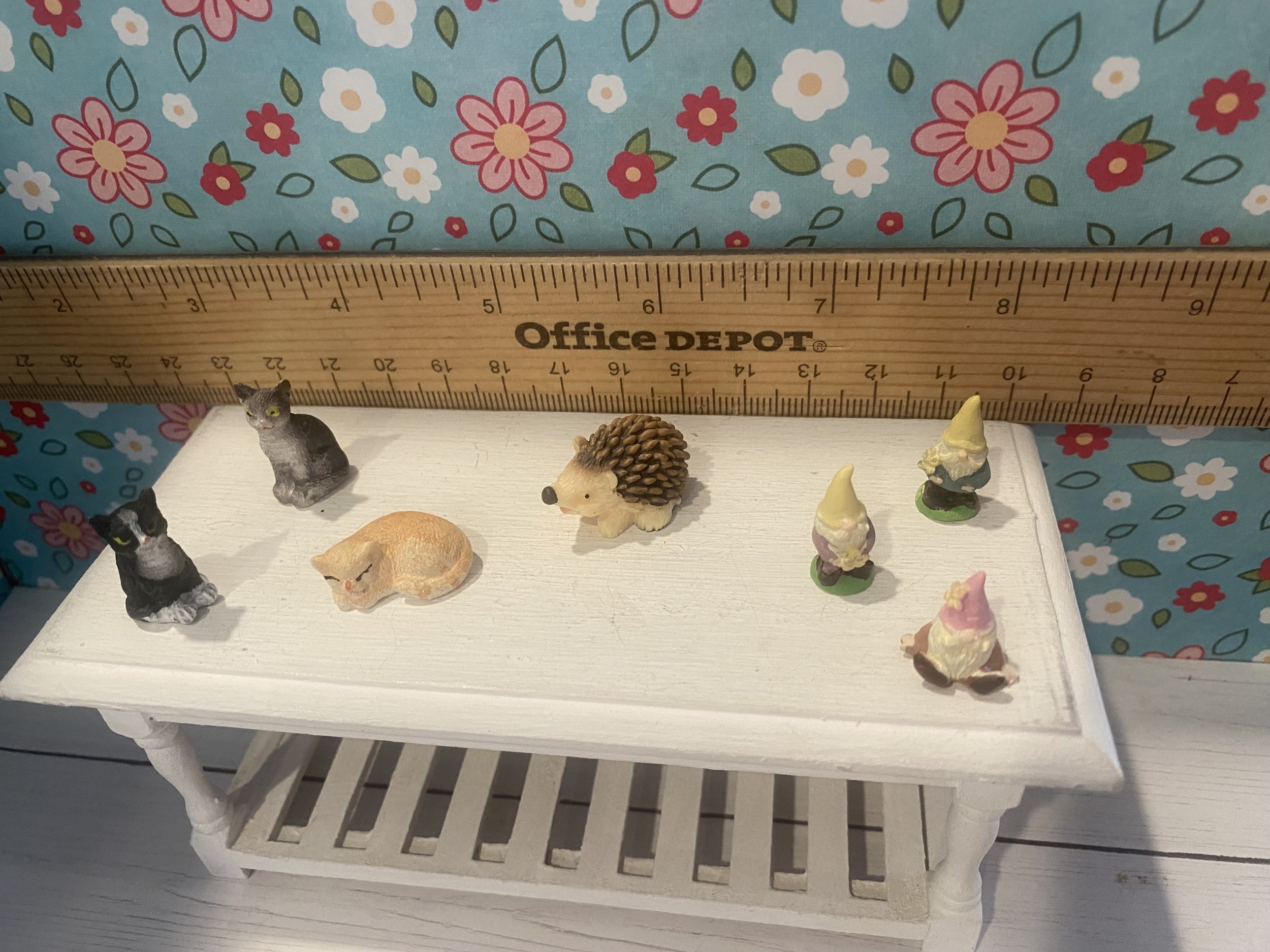 Miniature Cats, Hedgehog, Gnomes, 1:12
