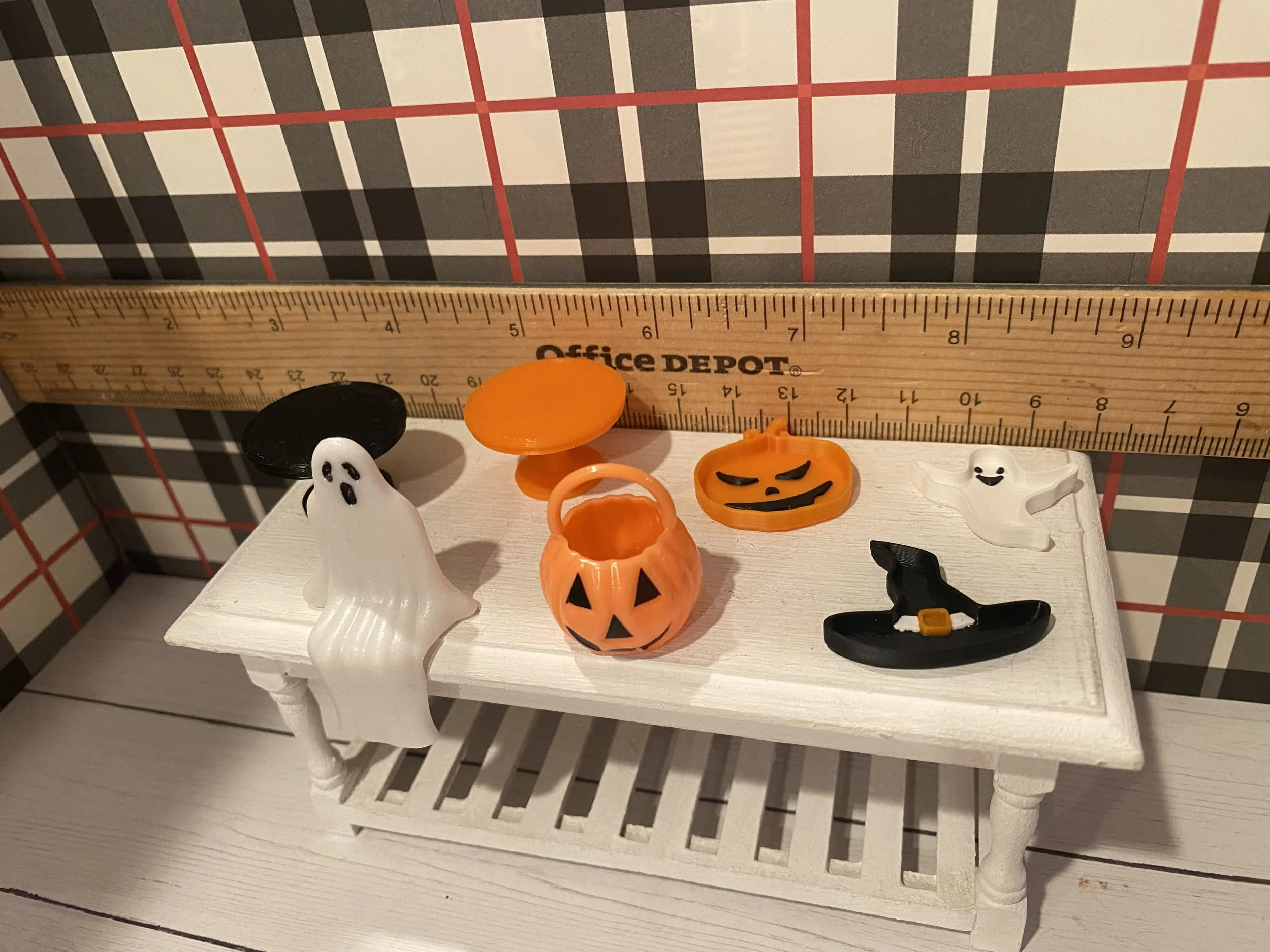 Miniature Sitting Ghost, Pumpkin Pail, Halloween Candy Dishes, 1:12