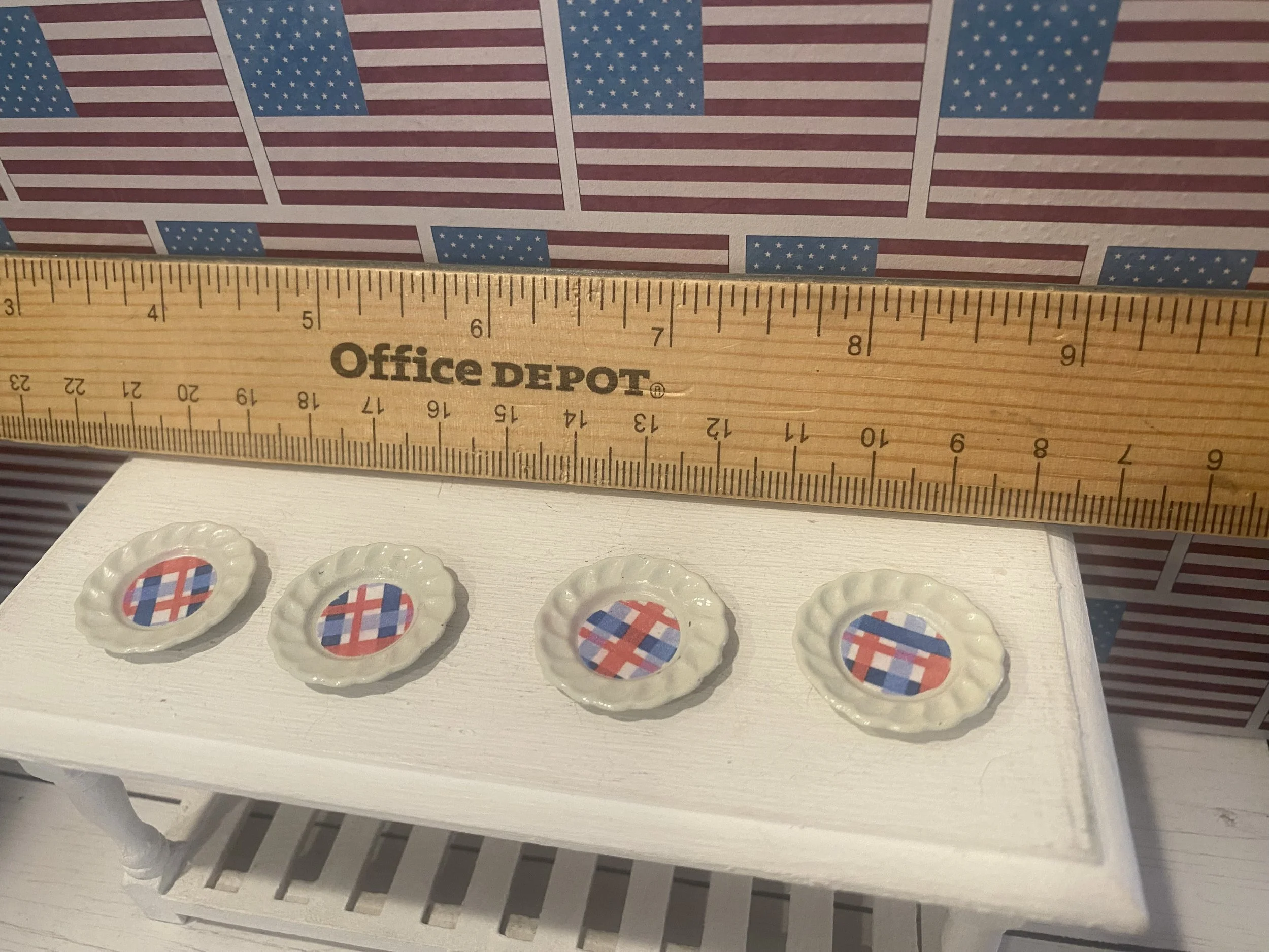Miniature Fourth of July Picnic Plates, 1:12