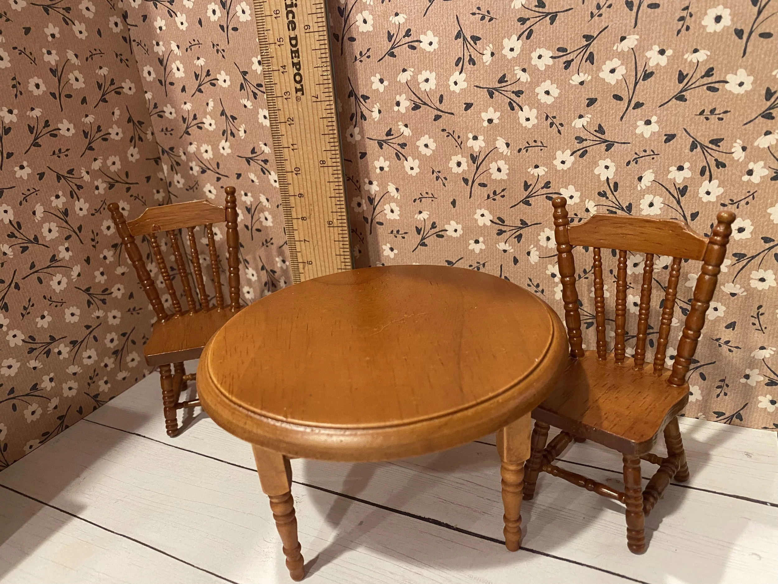 Miniature Oak Table w/2 Chairs, 1:12