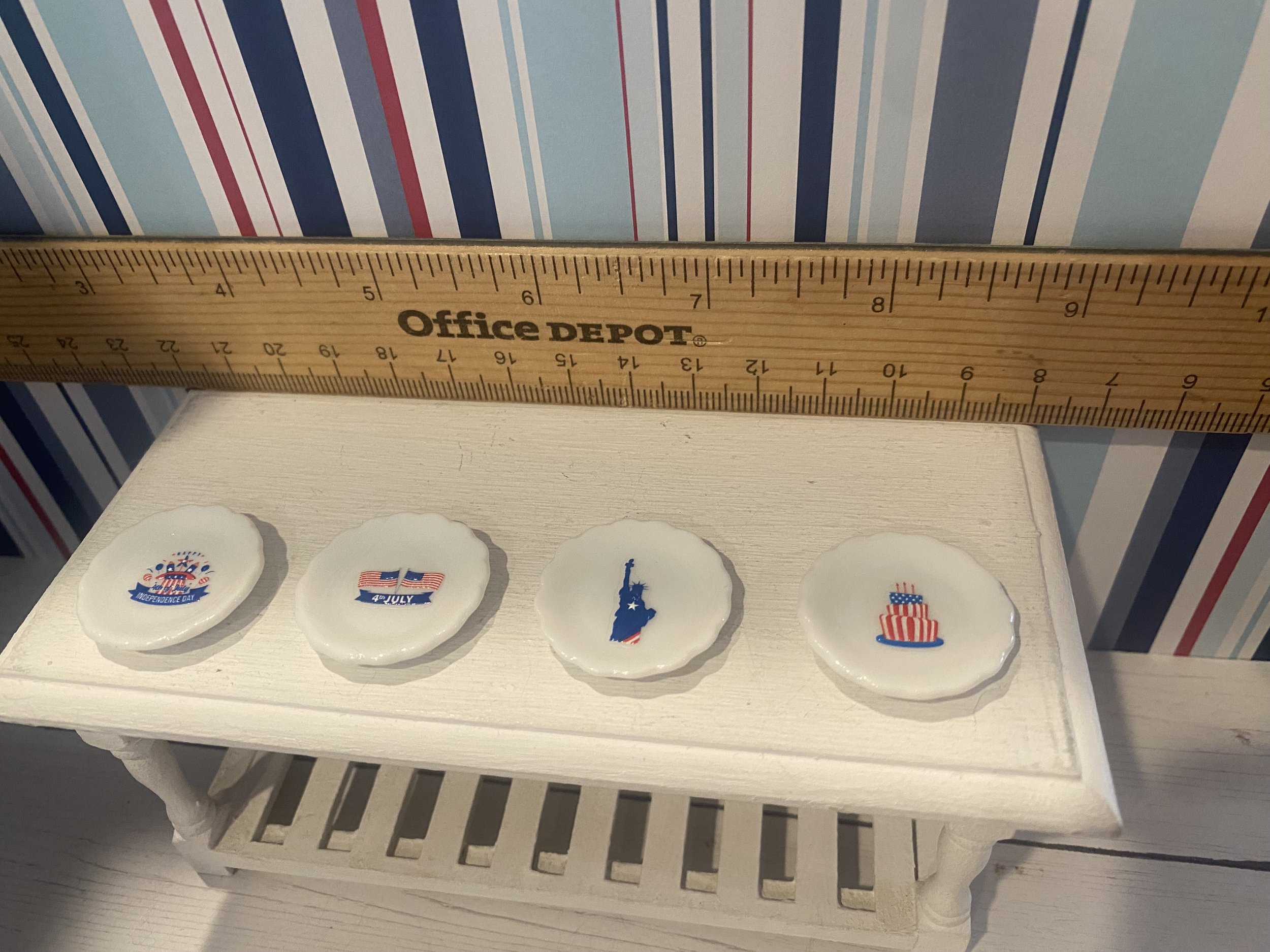 Miniature 4th of July Plates, 1:12