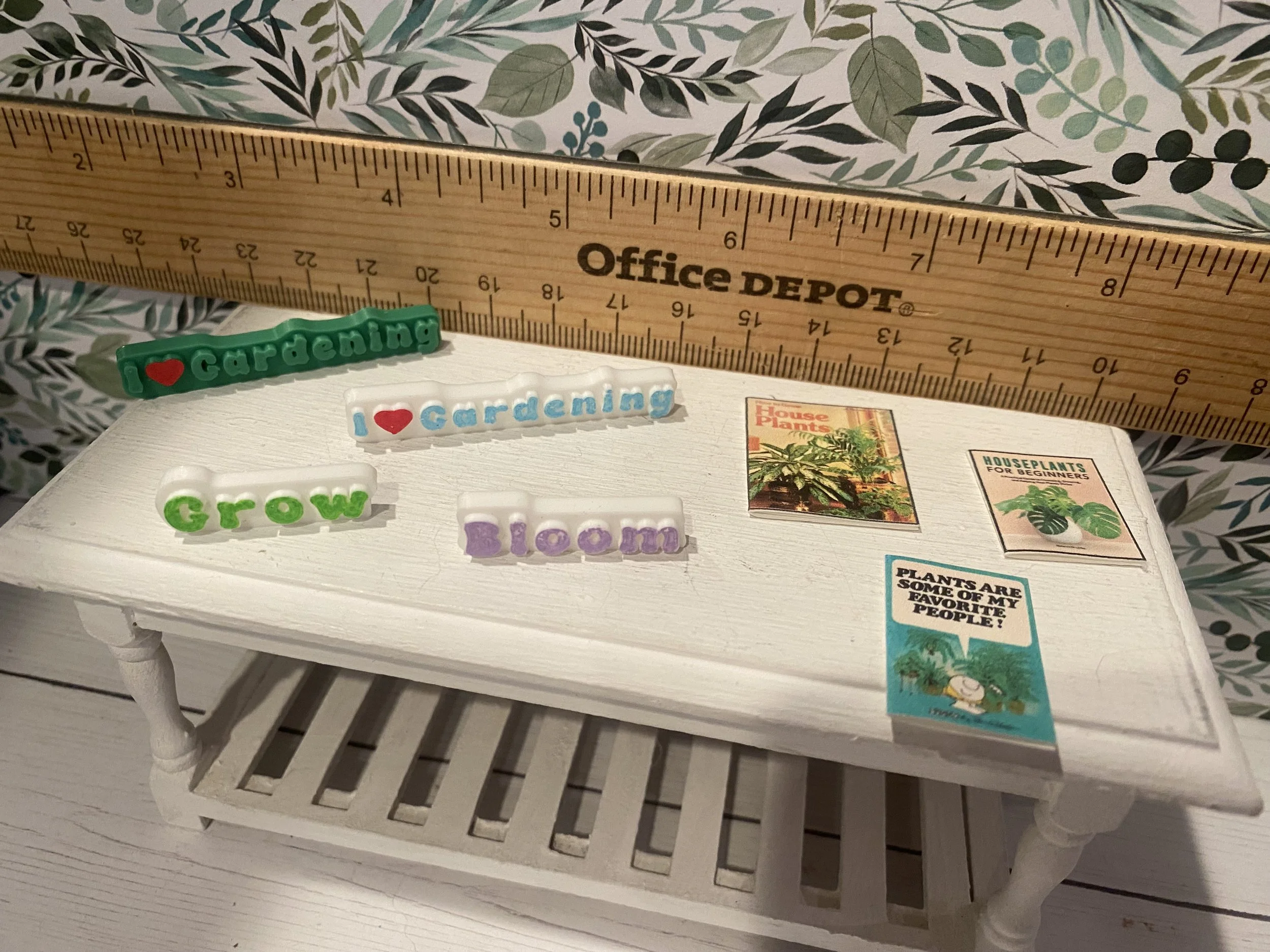 Miniature House Plants Books, Gardening Words, 1:12