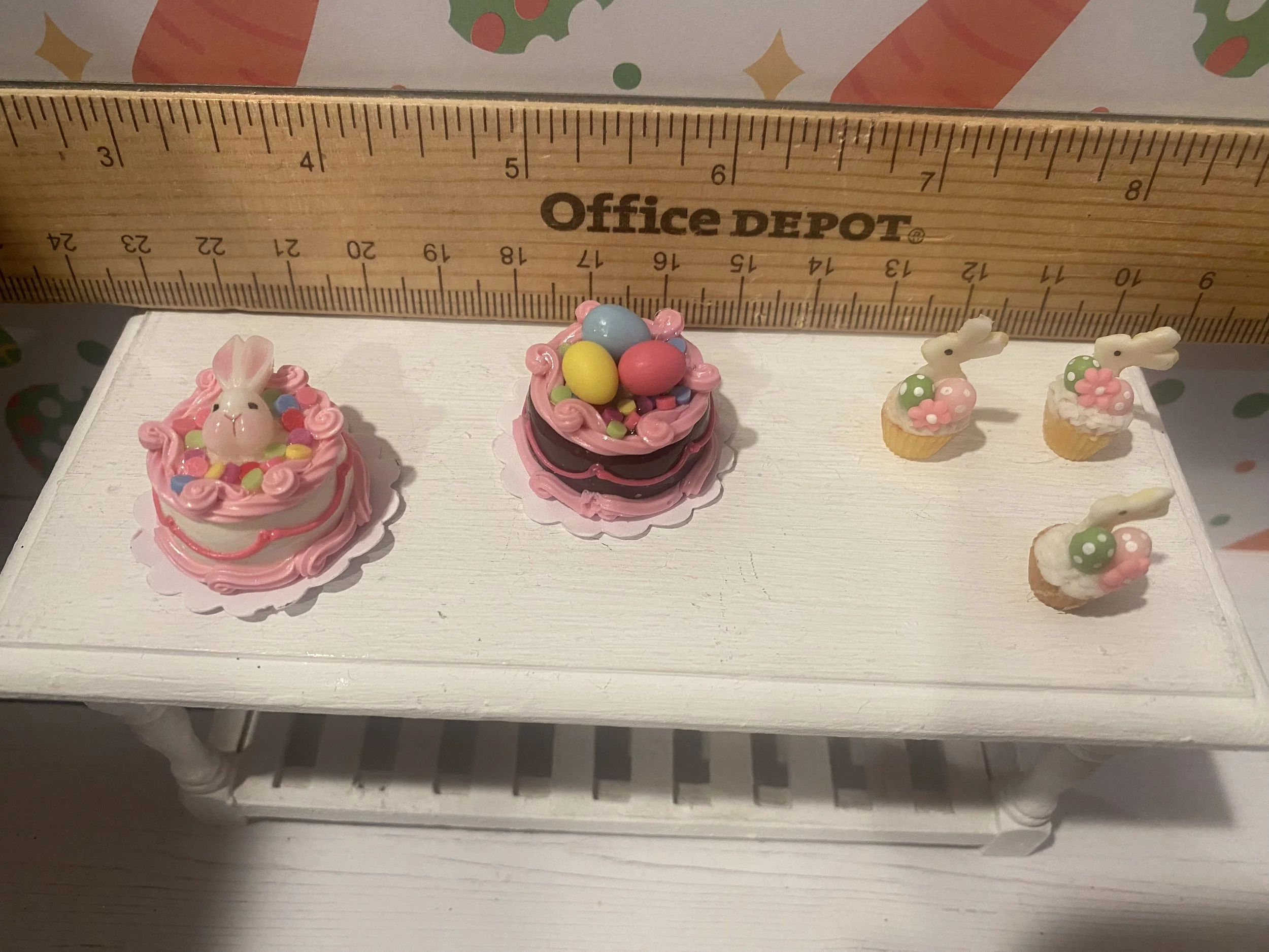 Miniature Easter Cakes and Cupcakes, 1:12