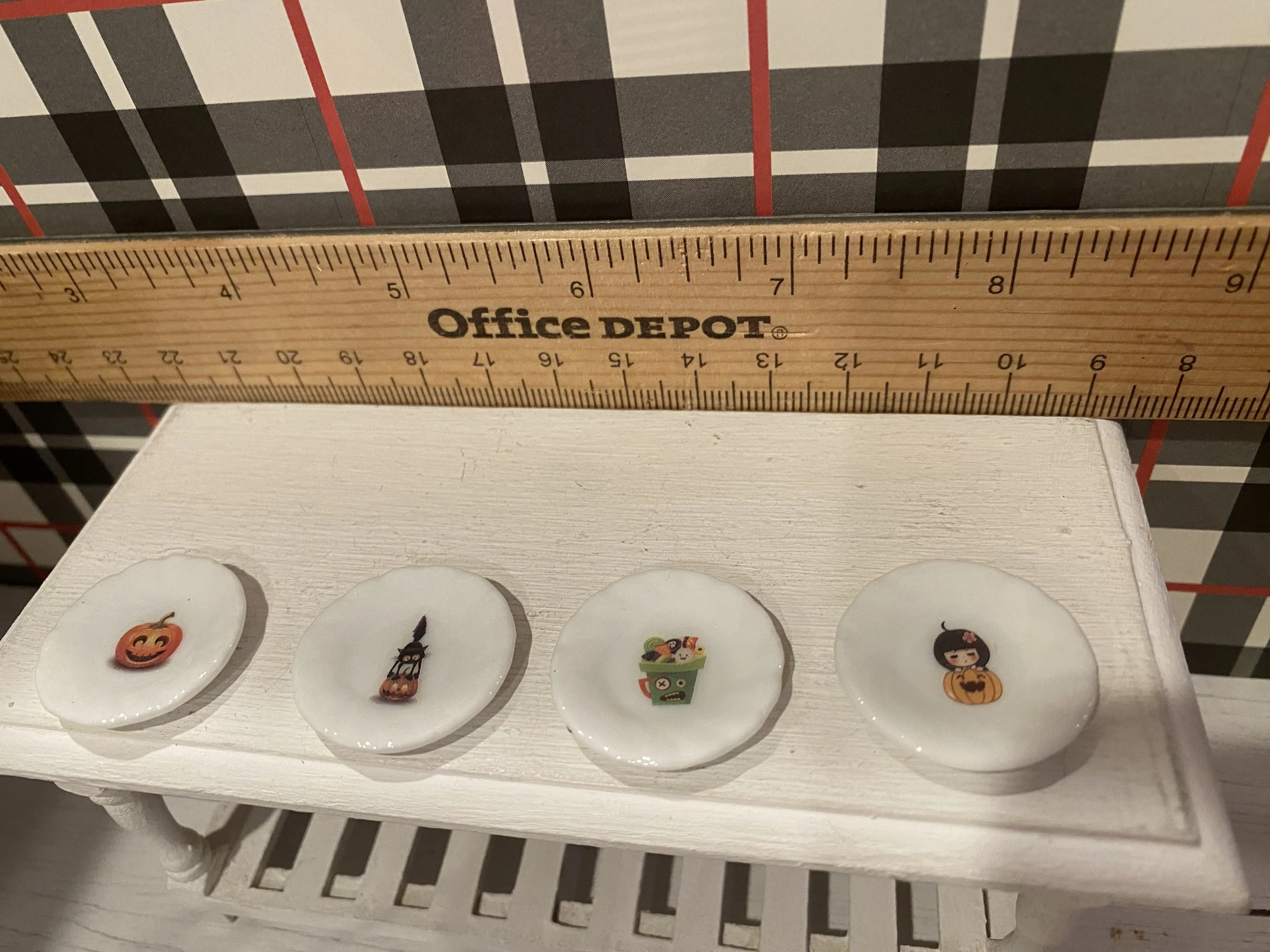 Miniature Halloween Plates, 1:12
