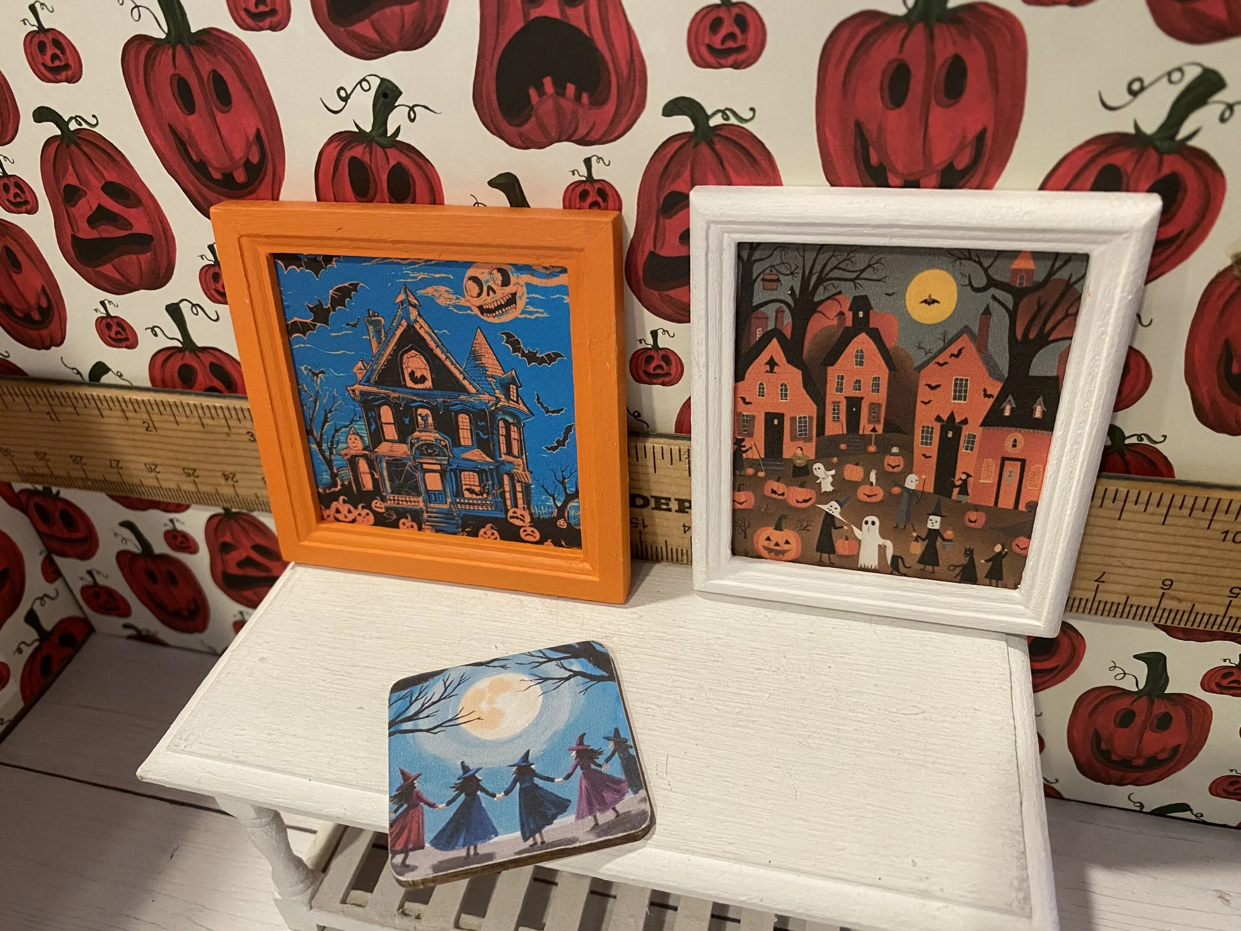 Miniature Halloween Art & Signs, 1:12