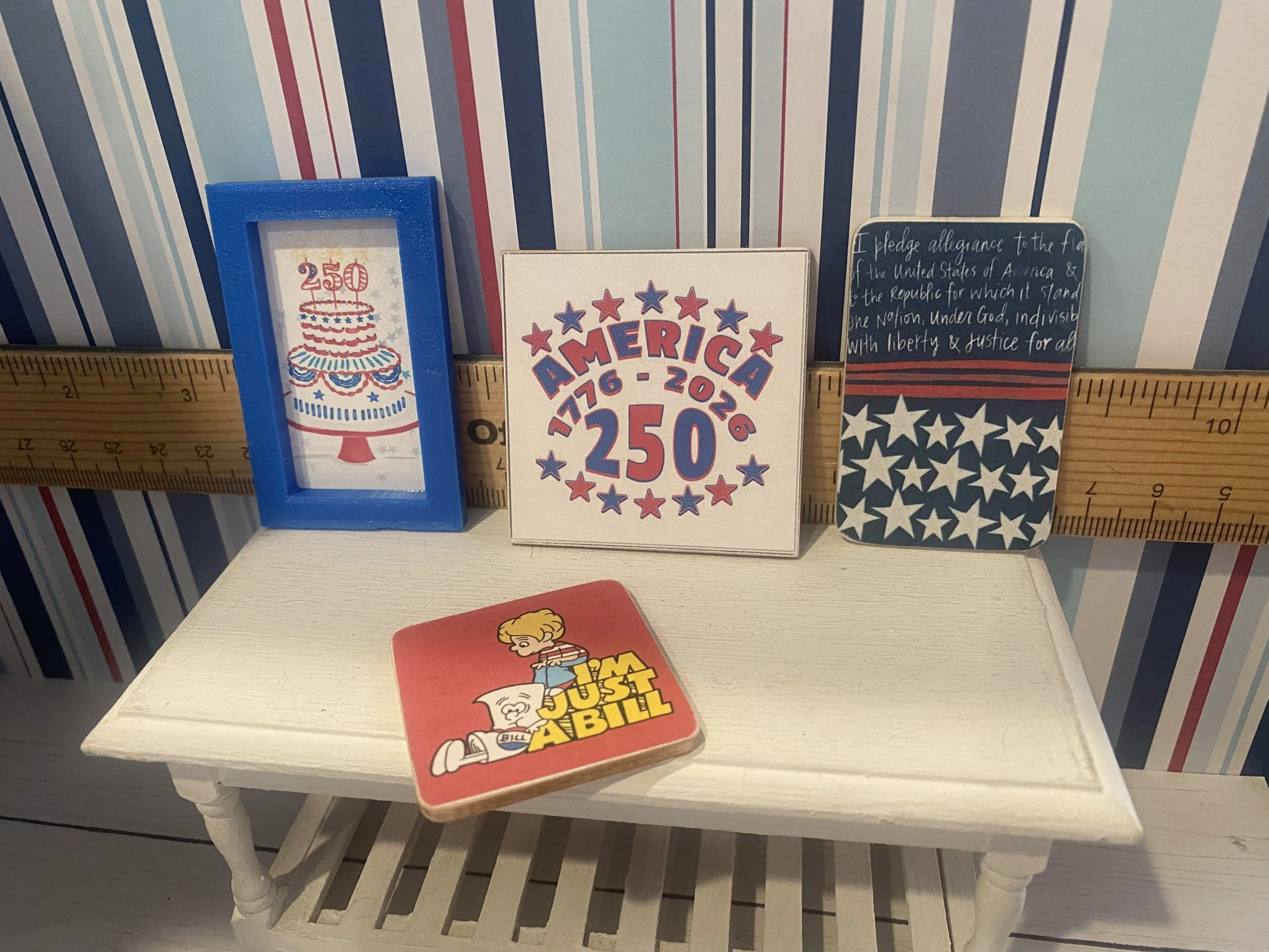 Miniature 4th of July Art & Signs, 1:12