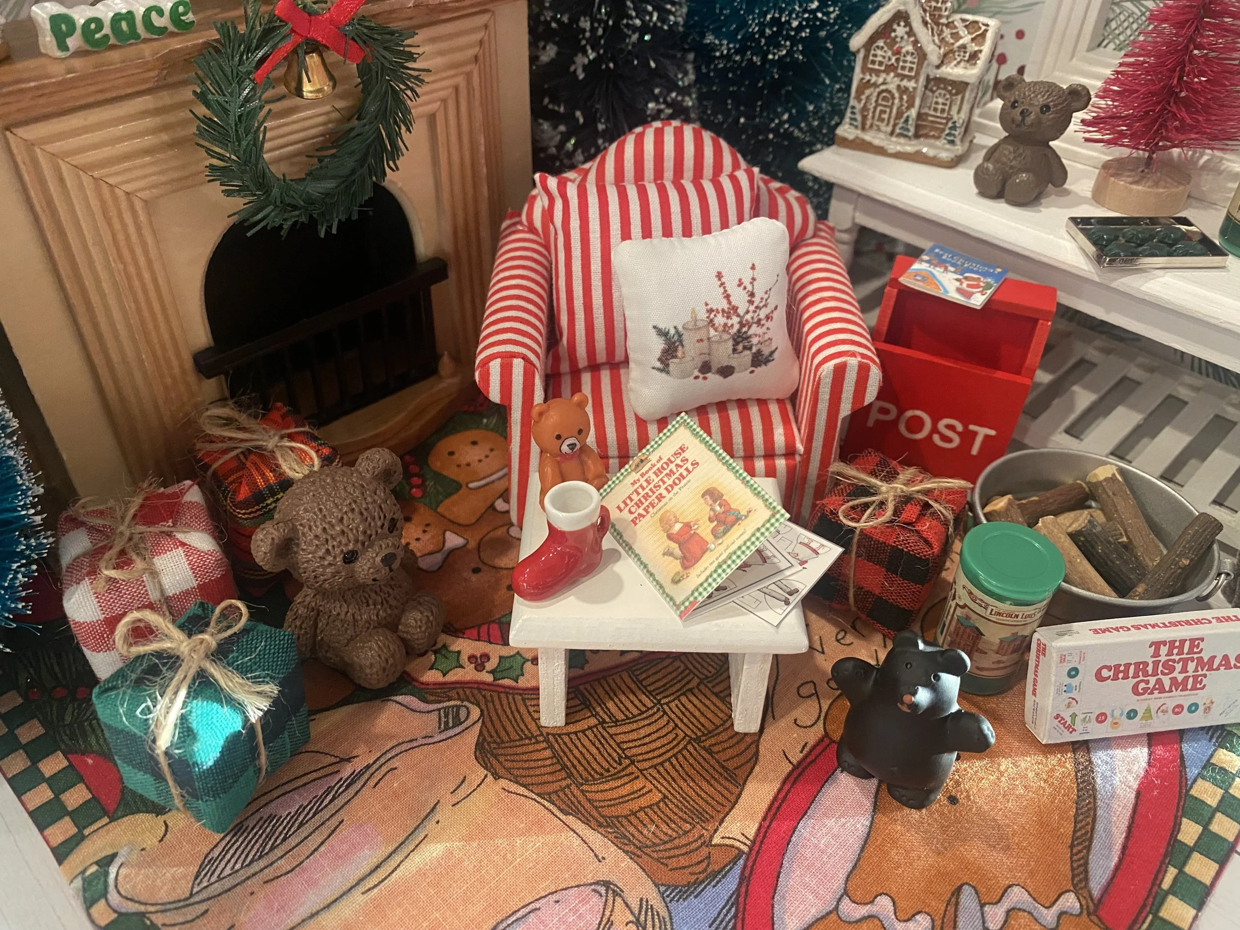 Miniature Log Cabin Christmas, Dollhouse Woodsy Minis, 1:12