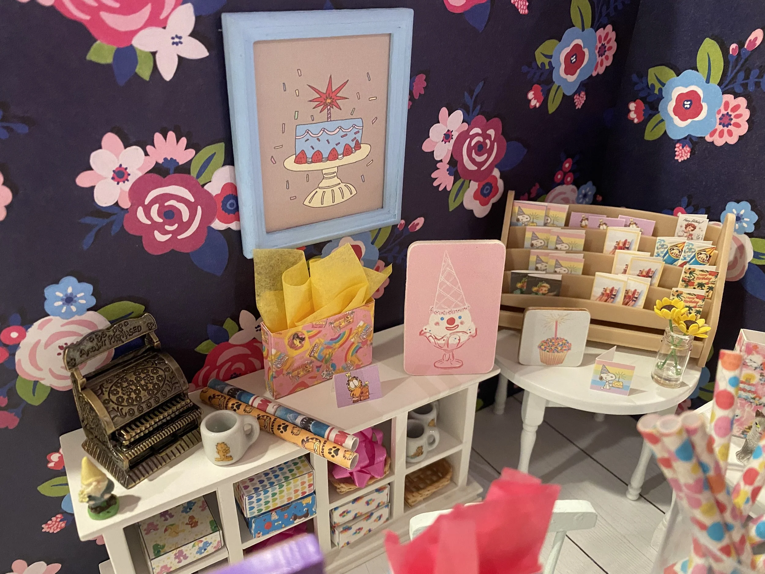 Miniature Gift Wrap & Boxes, Dollhouse Cardmart, 1:12