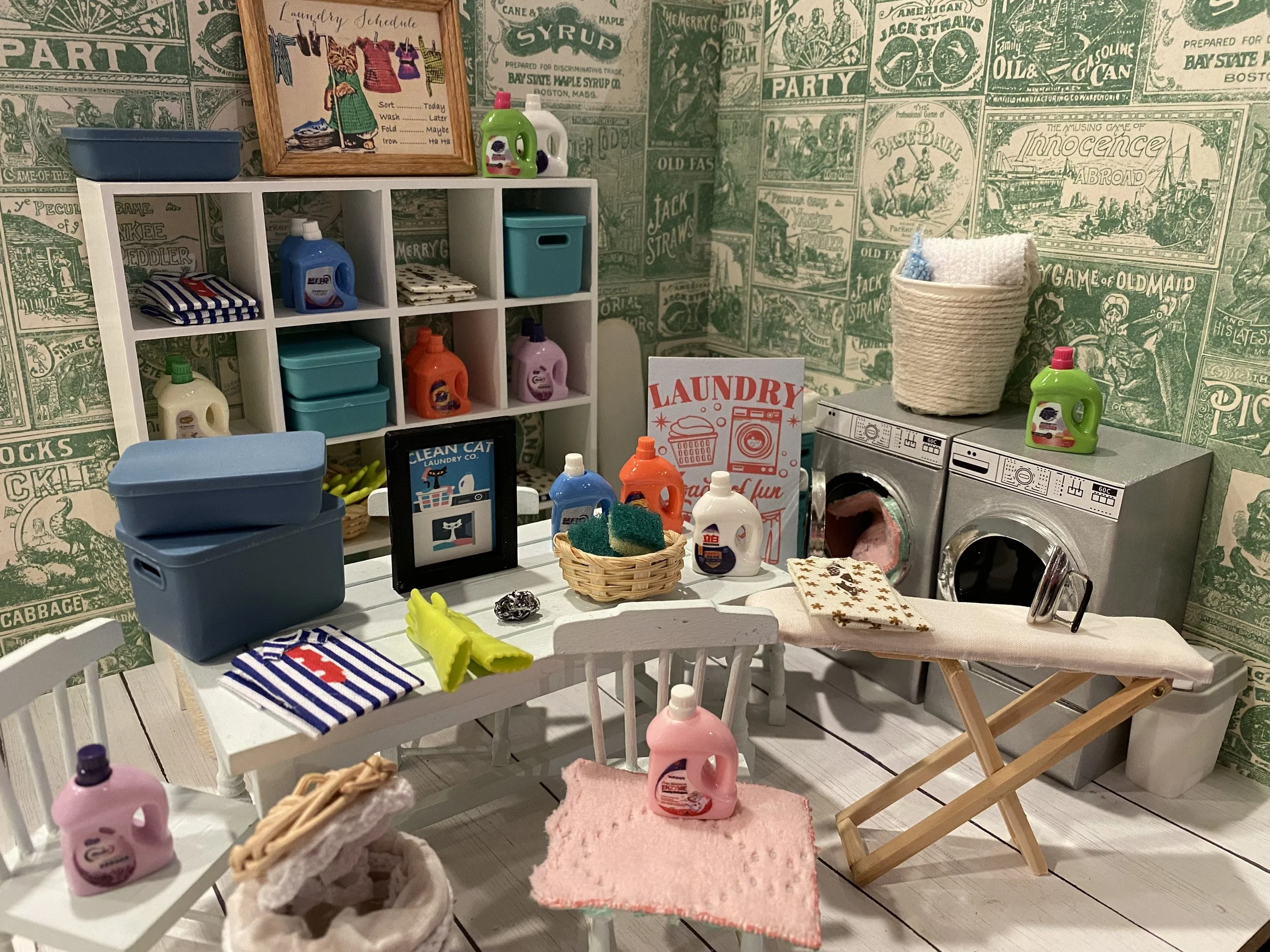 Miniature Laundry Room, Dollhouse Laundromat, Cleaning Supplies & Accessories, 1:12