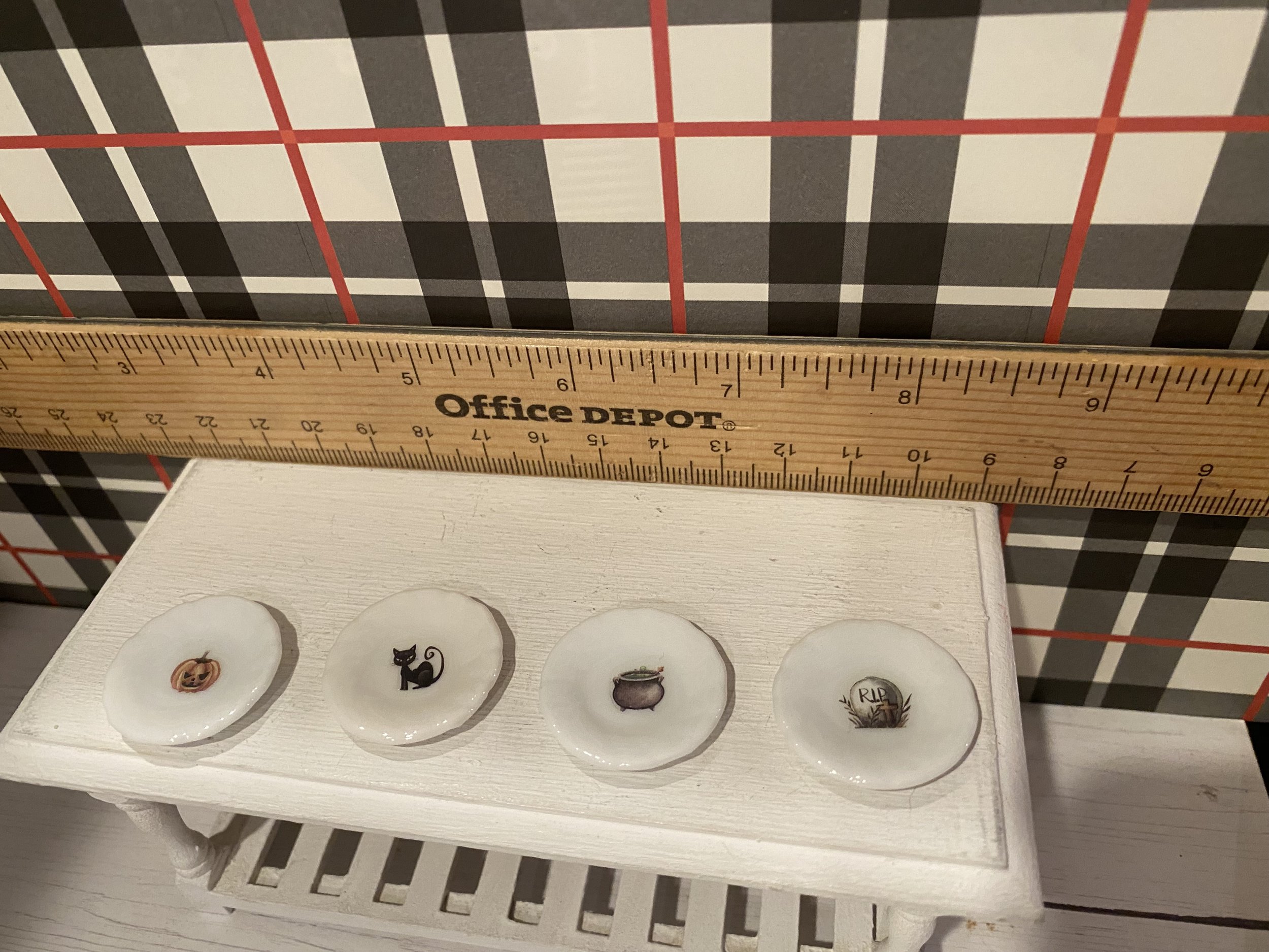 Miniature Halloween Plates, 1:12