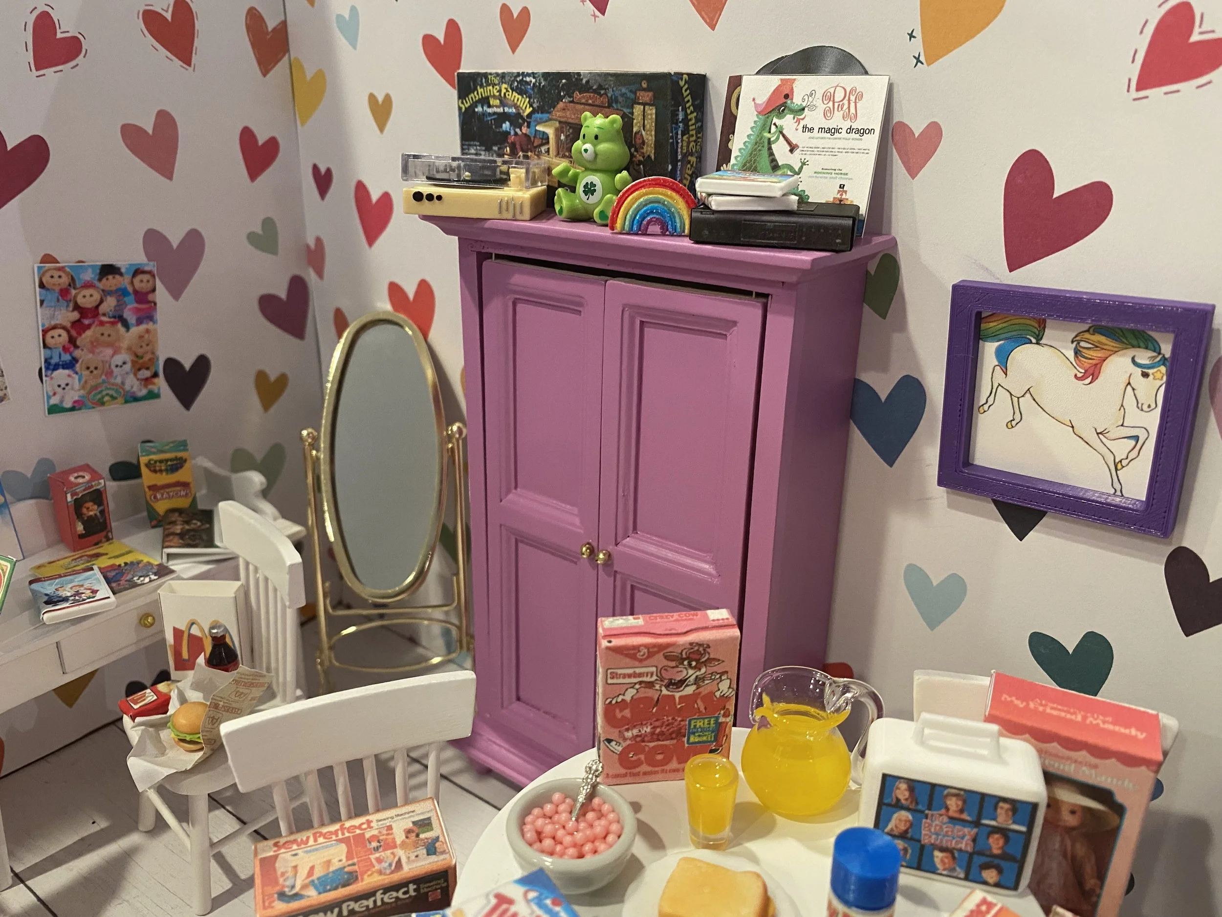 Miniature 1980 Dollhouse Decorations & Accessories, 1:12