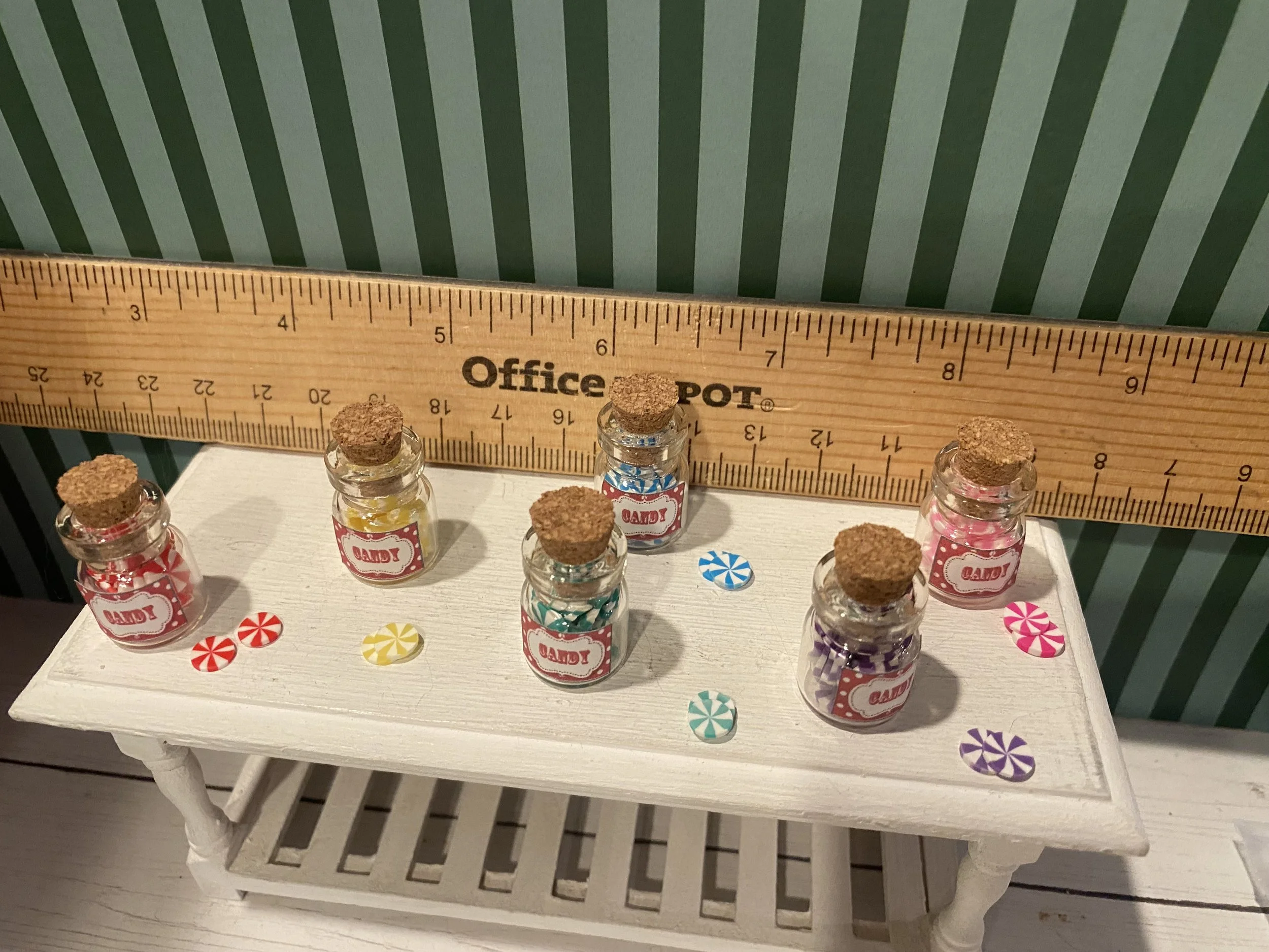 Miniature Jars Candy Swirls, Assorted Colors, 1:12
