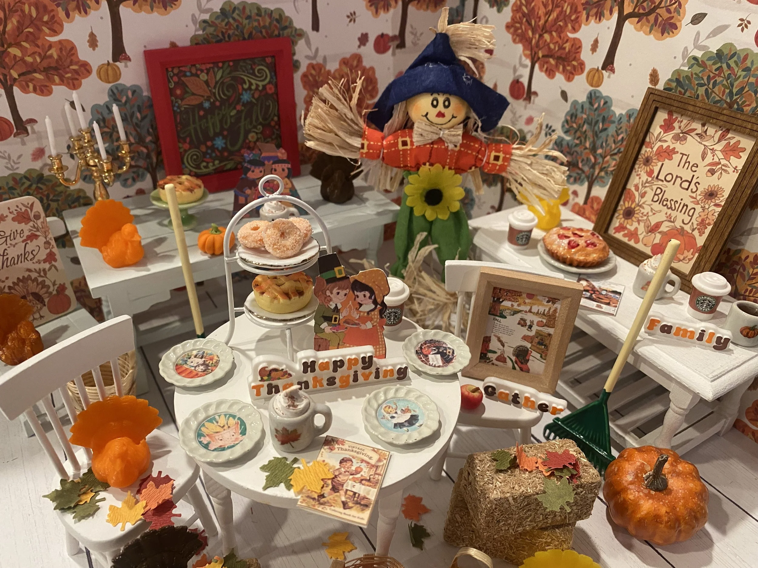 Miniature Fun in the Fall, Dollhouse Cozy Autumn Days, 1:12