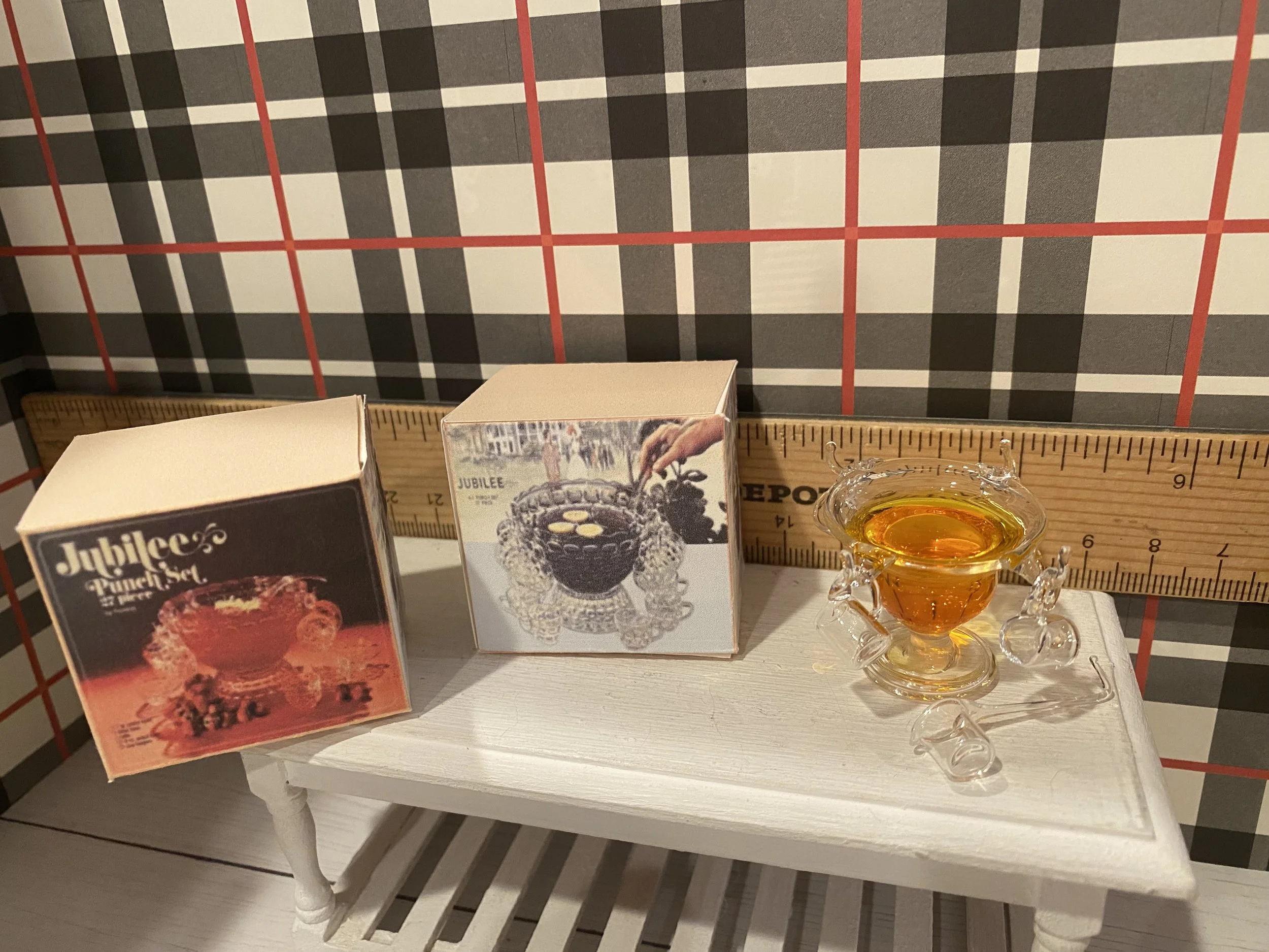 Miniature Punch Bowl w/Box, 4 Cups, Orange Punch Inside Bowl, 1:12