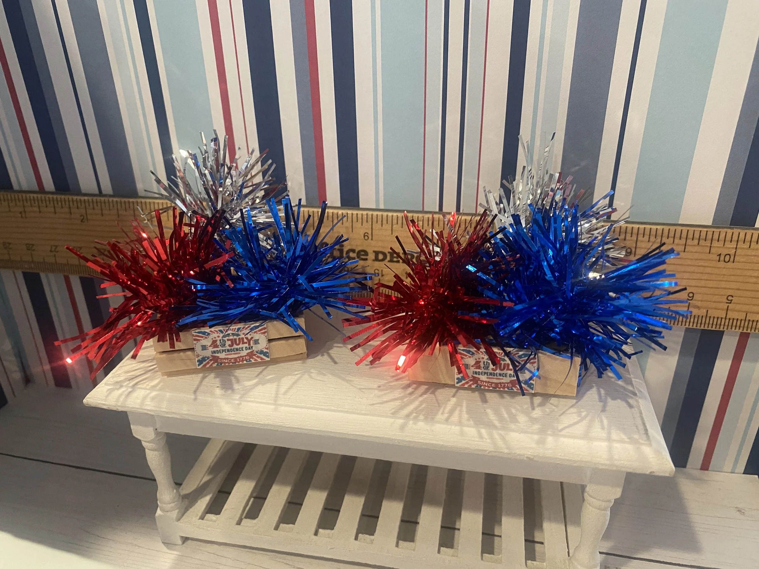 Miniature 4th of July Wood Decor, 1:12