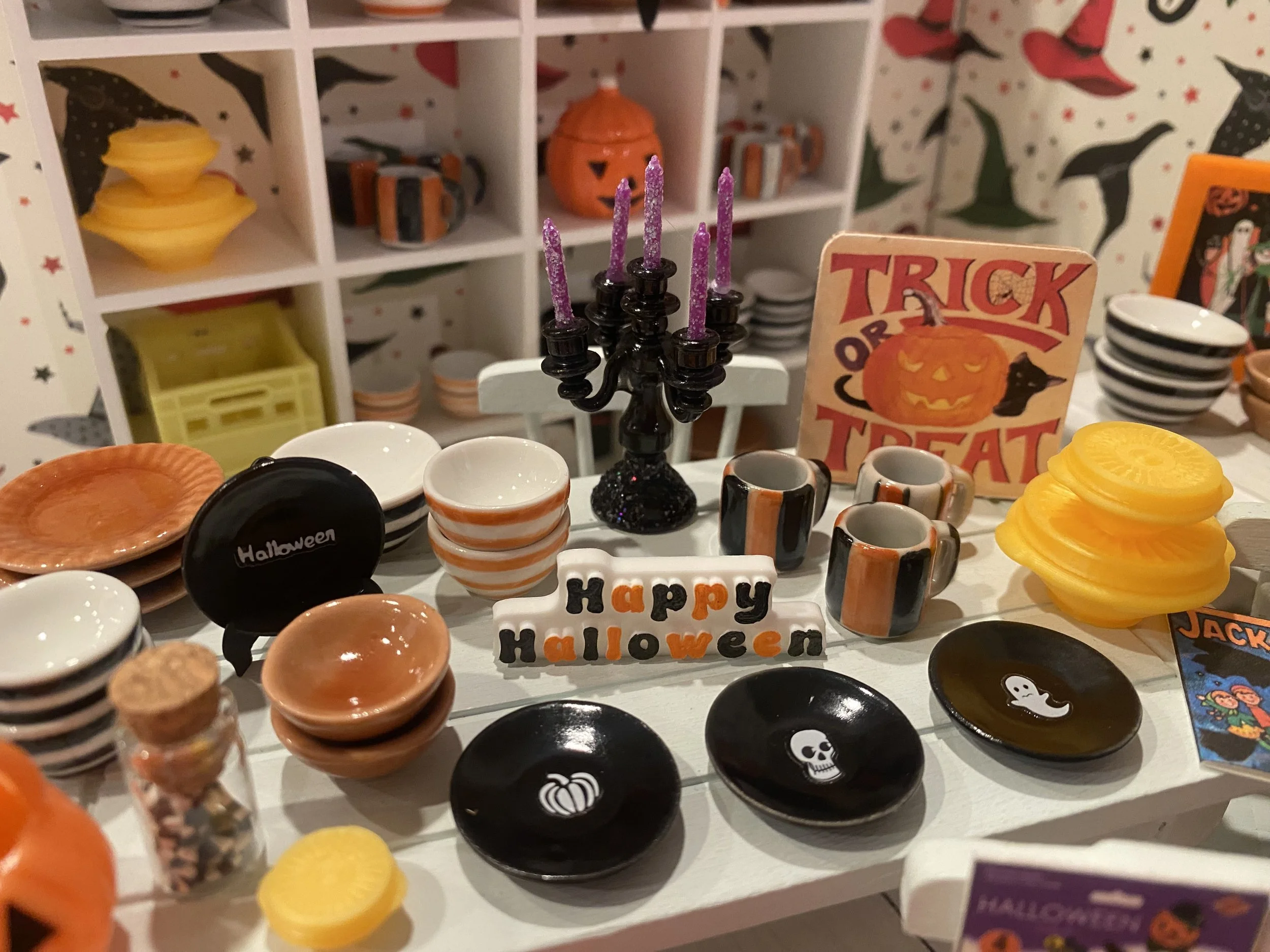 Miniature Halloween Dishes, Orange & Black Bowls, Mugs, Platters, 1:12