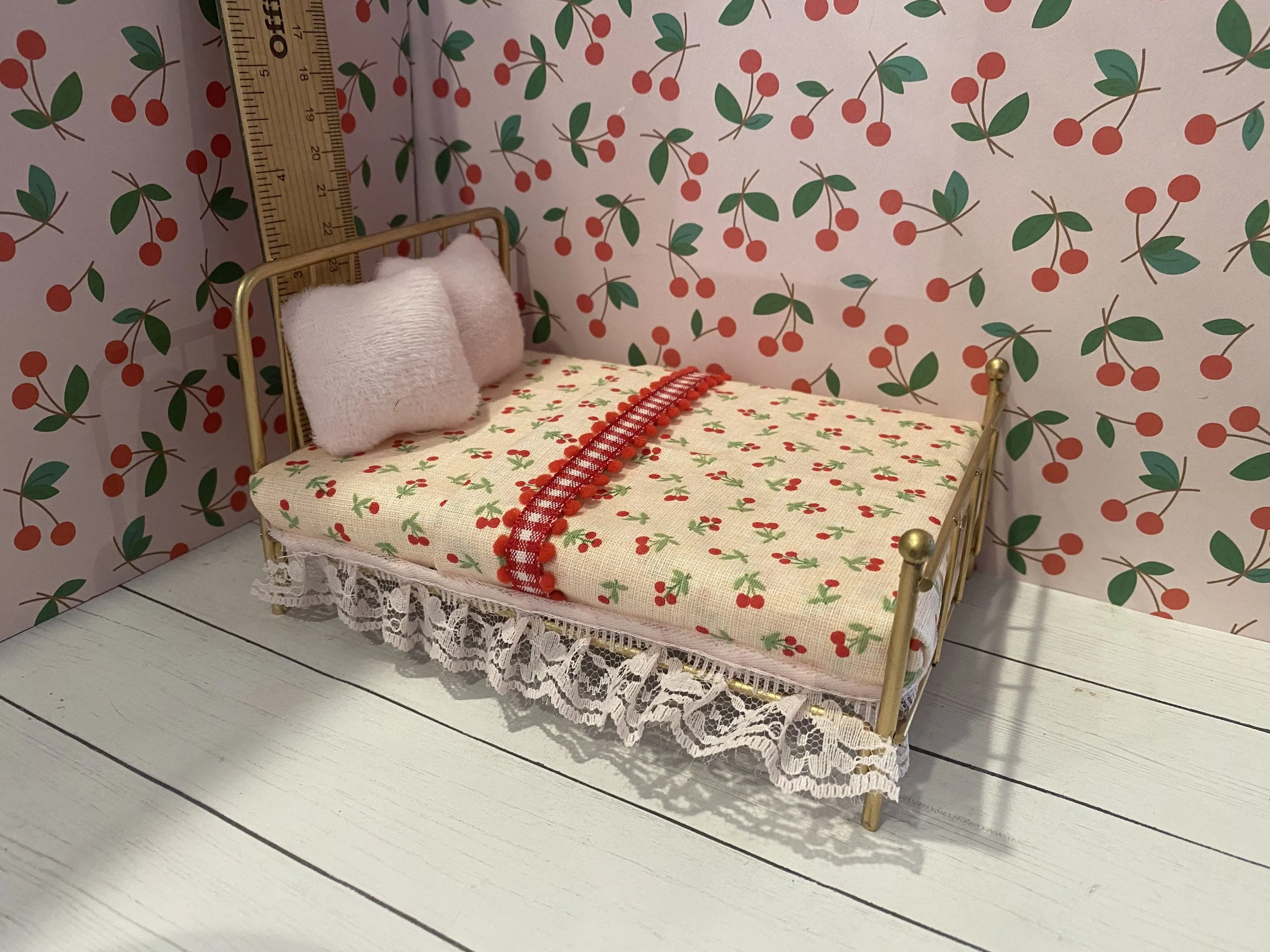 Miniature Cherry Bed Set, 1:12
