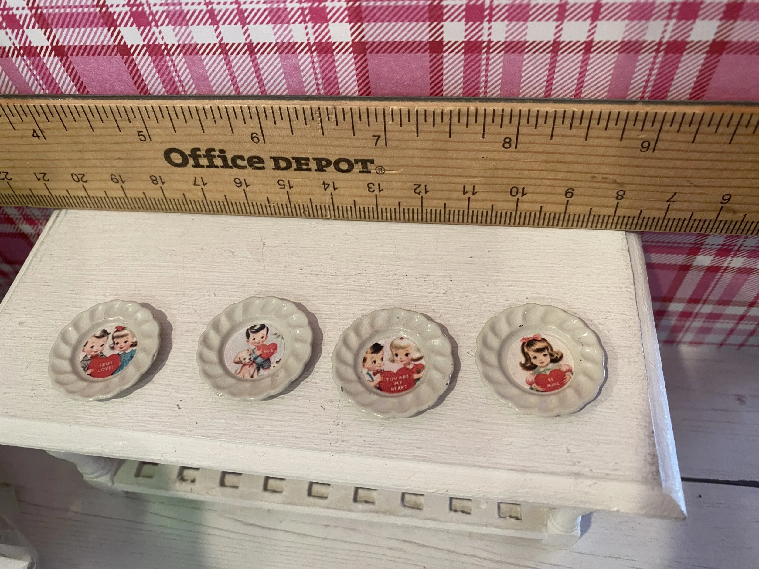 Miniature Valentine Plates, 1:12