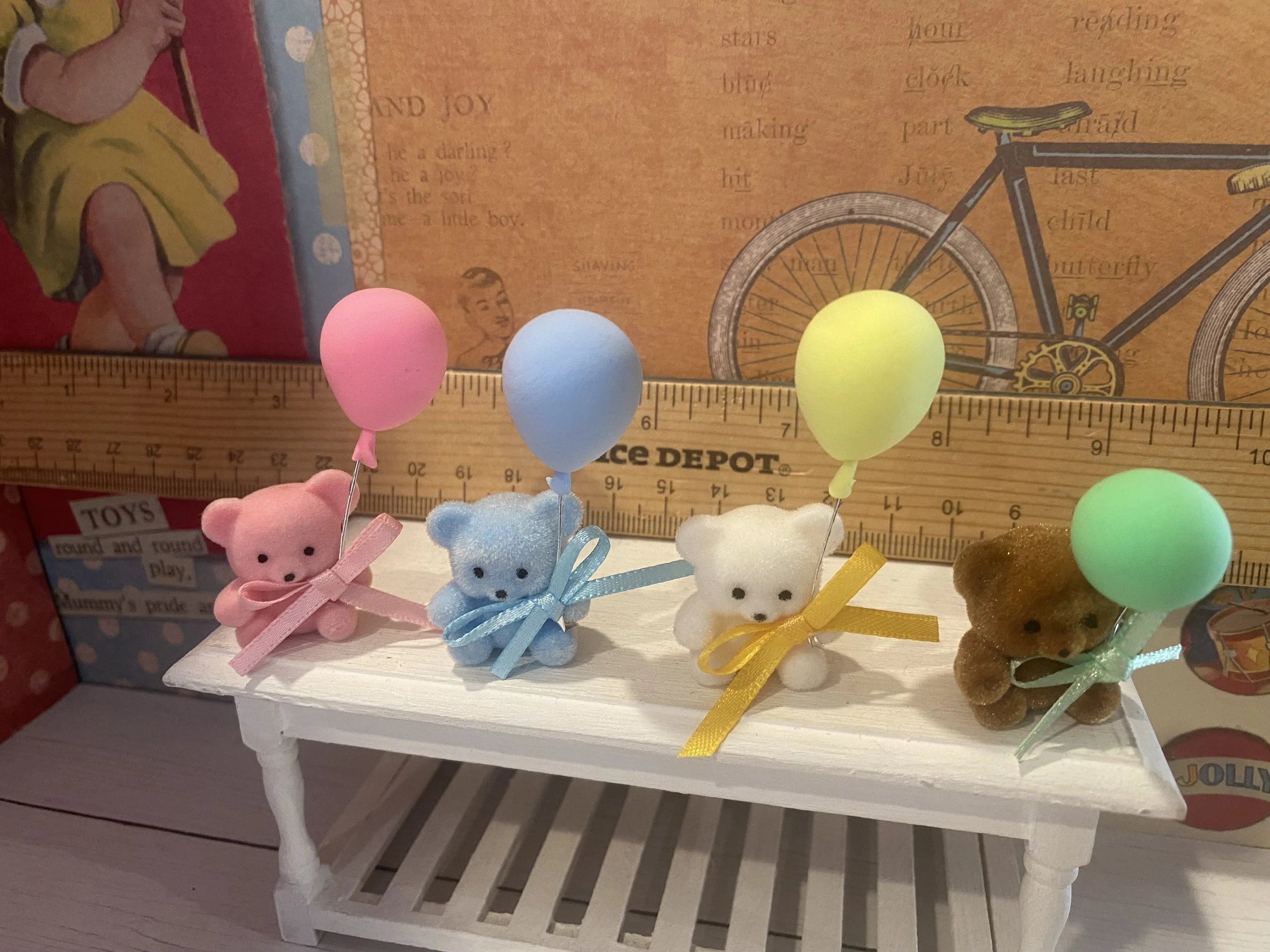 Miniature Teddy Bears with Balloons, Assorted Colors, Pink, Blue, Yellow, Mint, 1:12