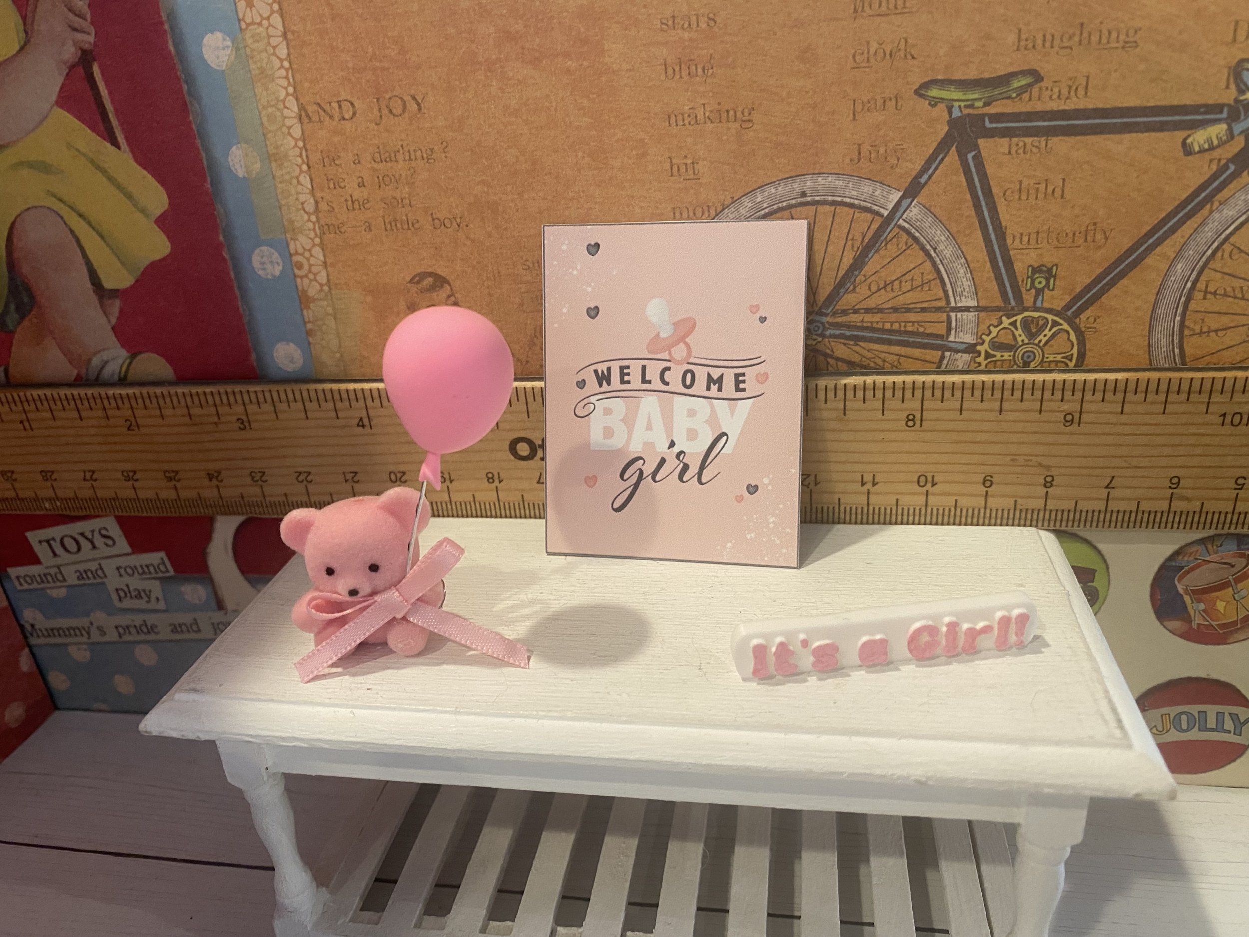 Miniature Welcome Baby Girl Pack, Bear with Balloon, Word Art, Sign, 1:12