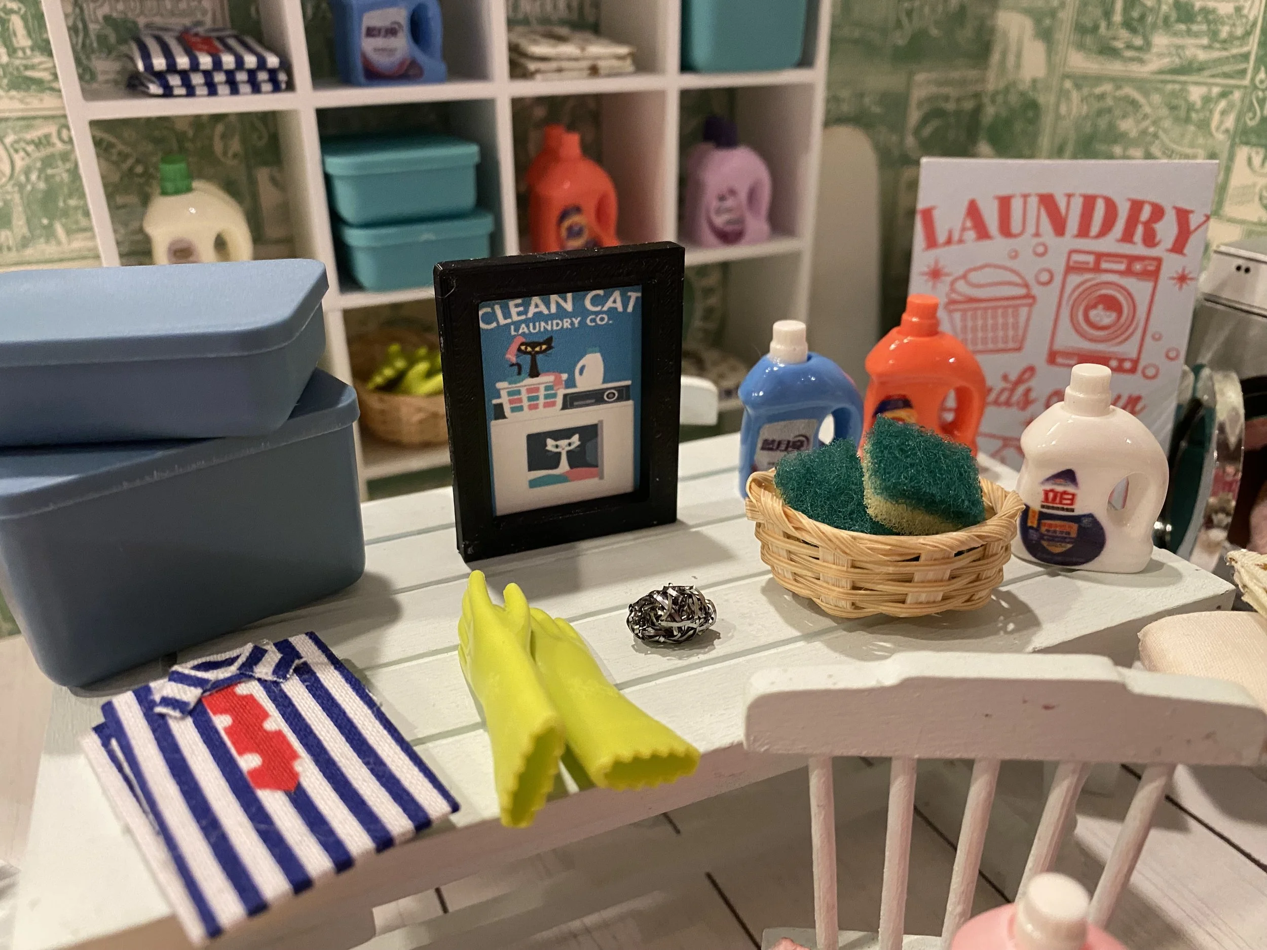 Miniature Laundry Room, Dollhouse Laundromat, Cleaning Supplies & Accessories, 1:12