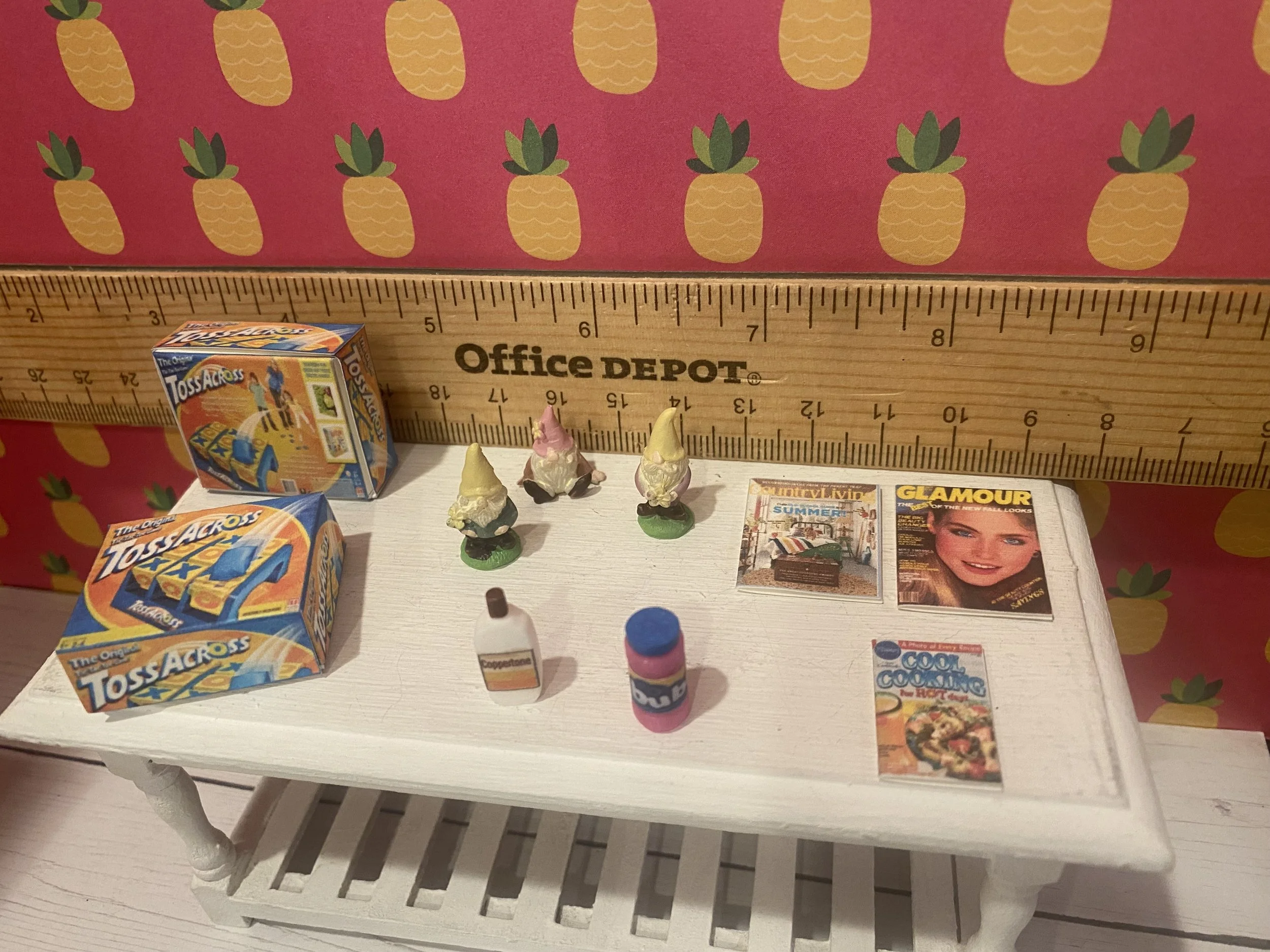 Miniature Toss Across Box, Gnomes, Bubbles, Sunblock, Magazines, 1:12